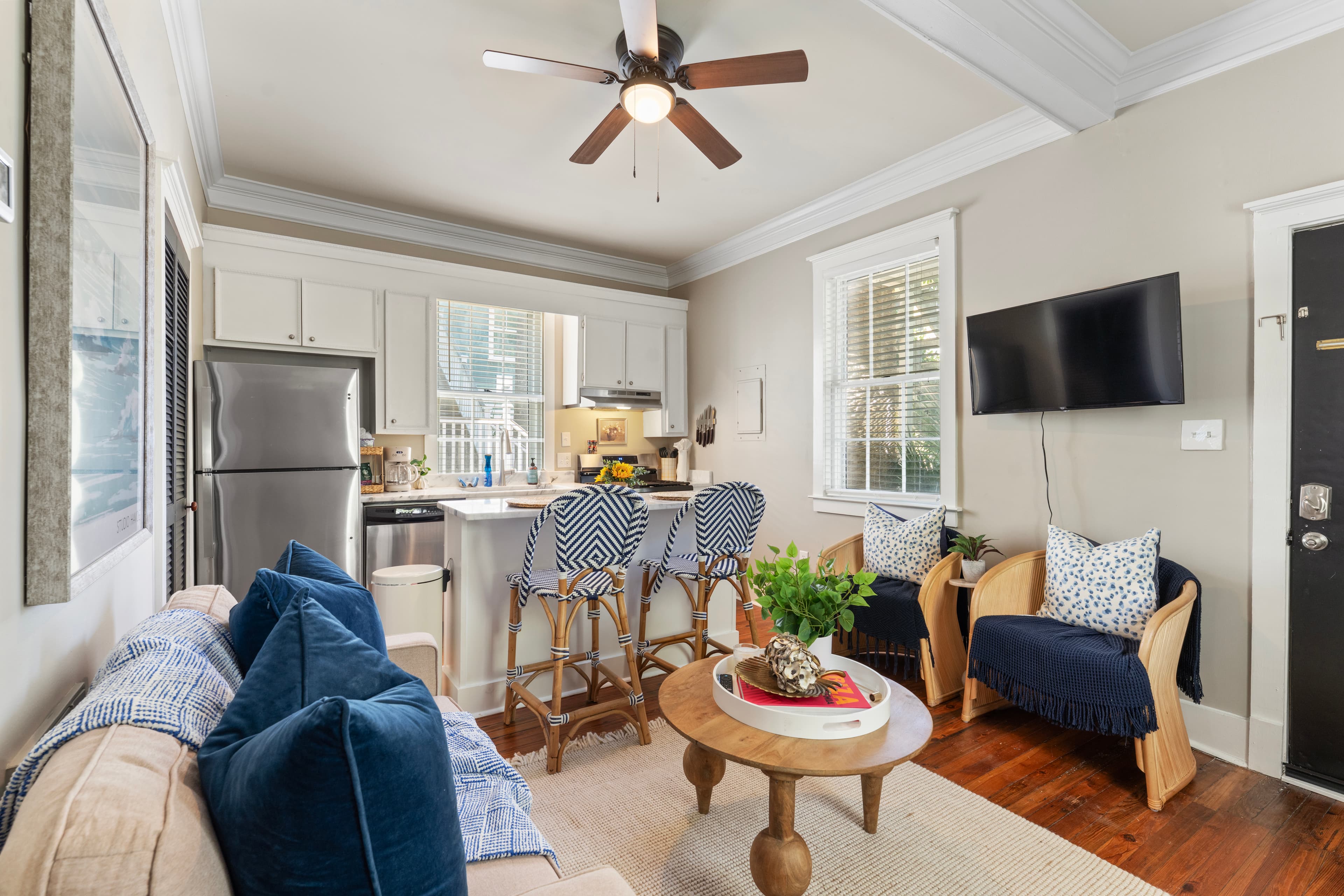 Charming Downtown Charleston Condo 2