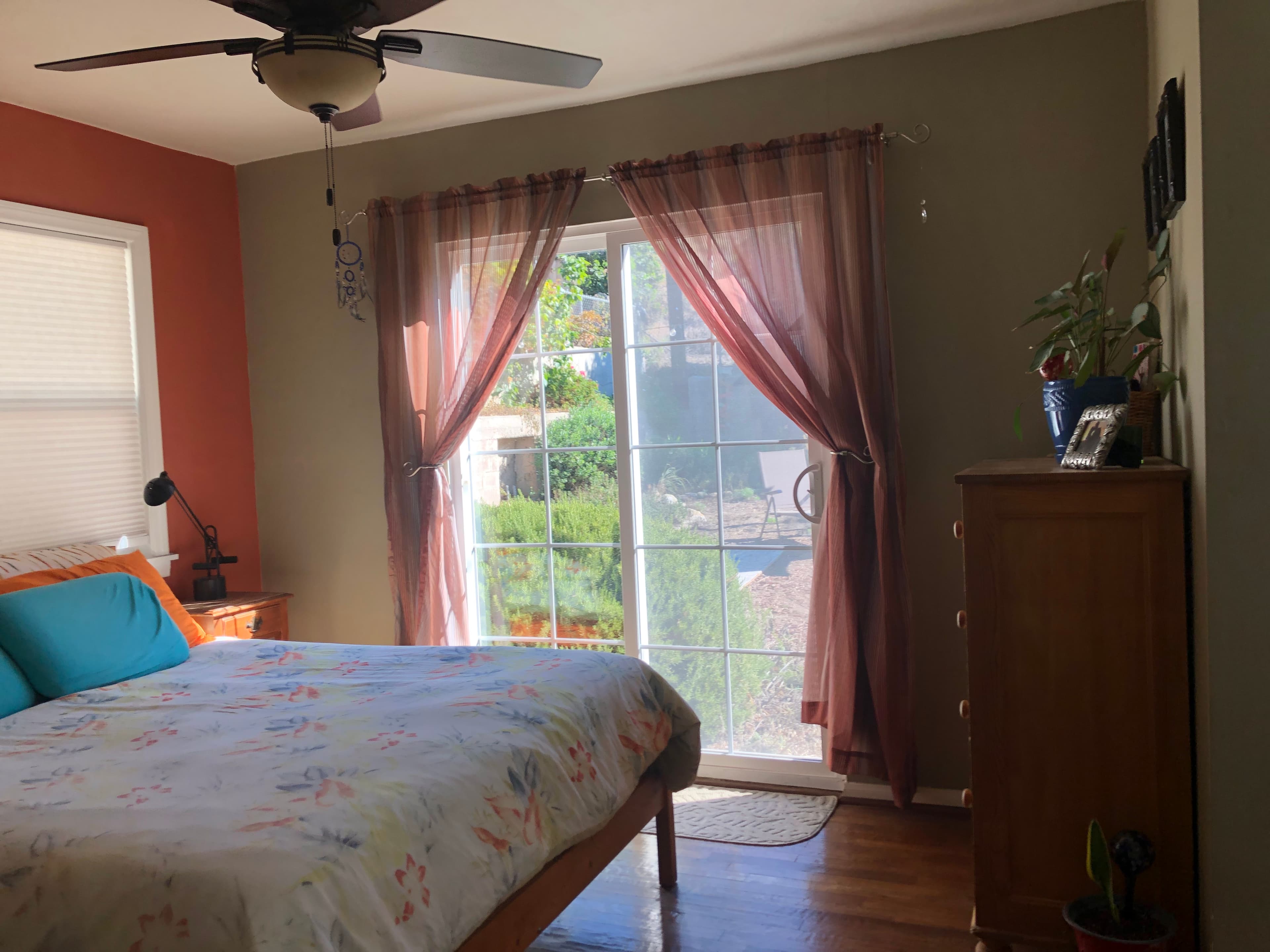 Cozy Ventura California Bungalow  4