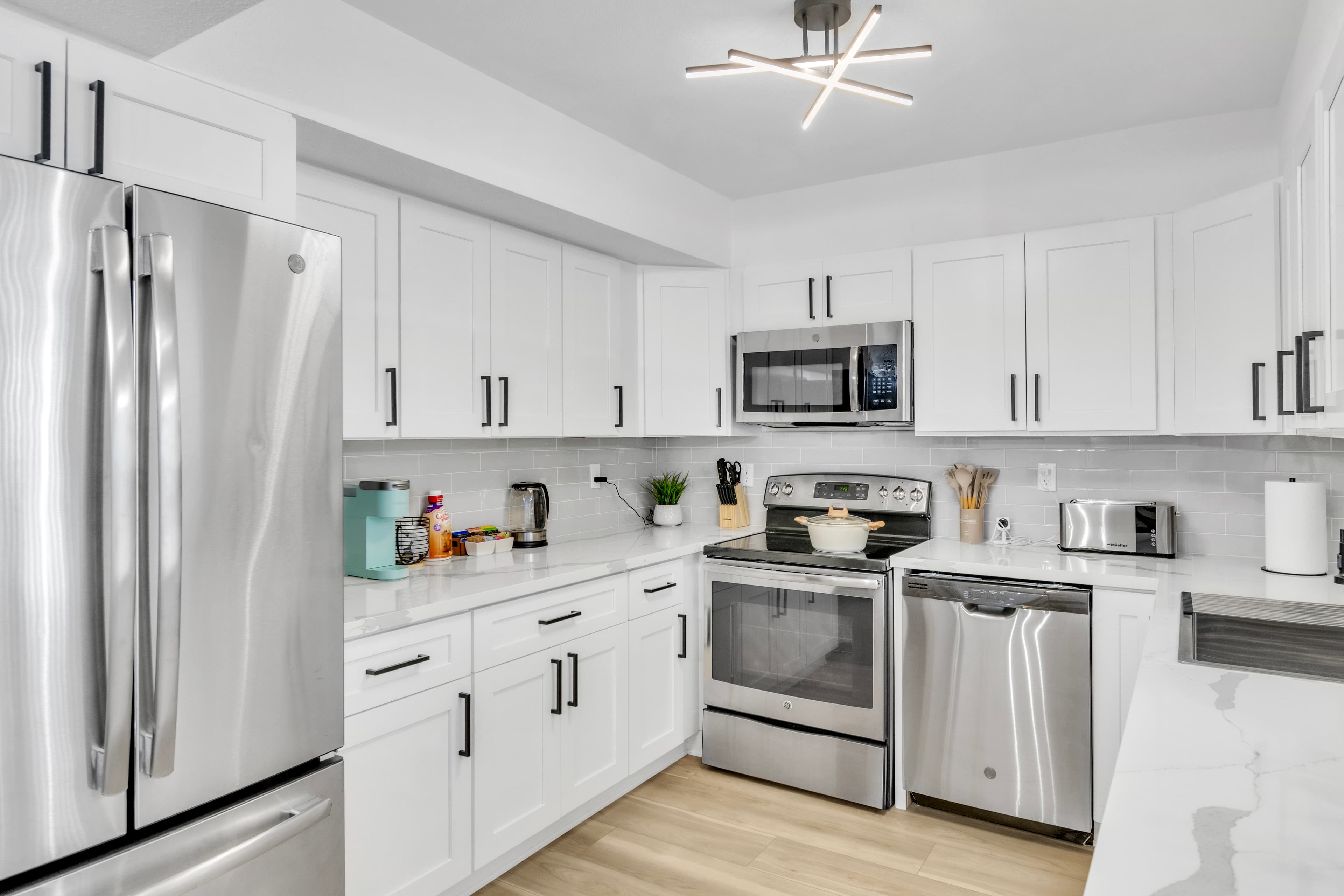 Close to Strip | Lux 2 bed 2 bath 4