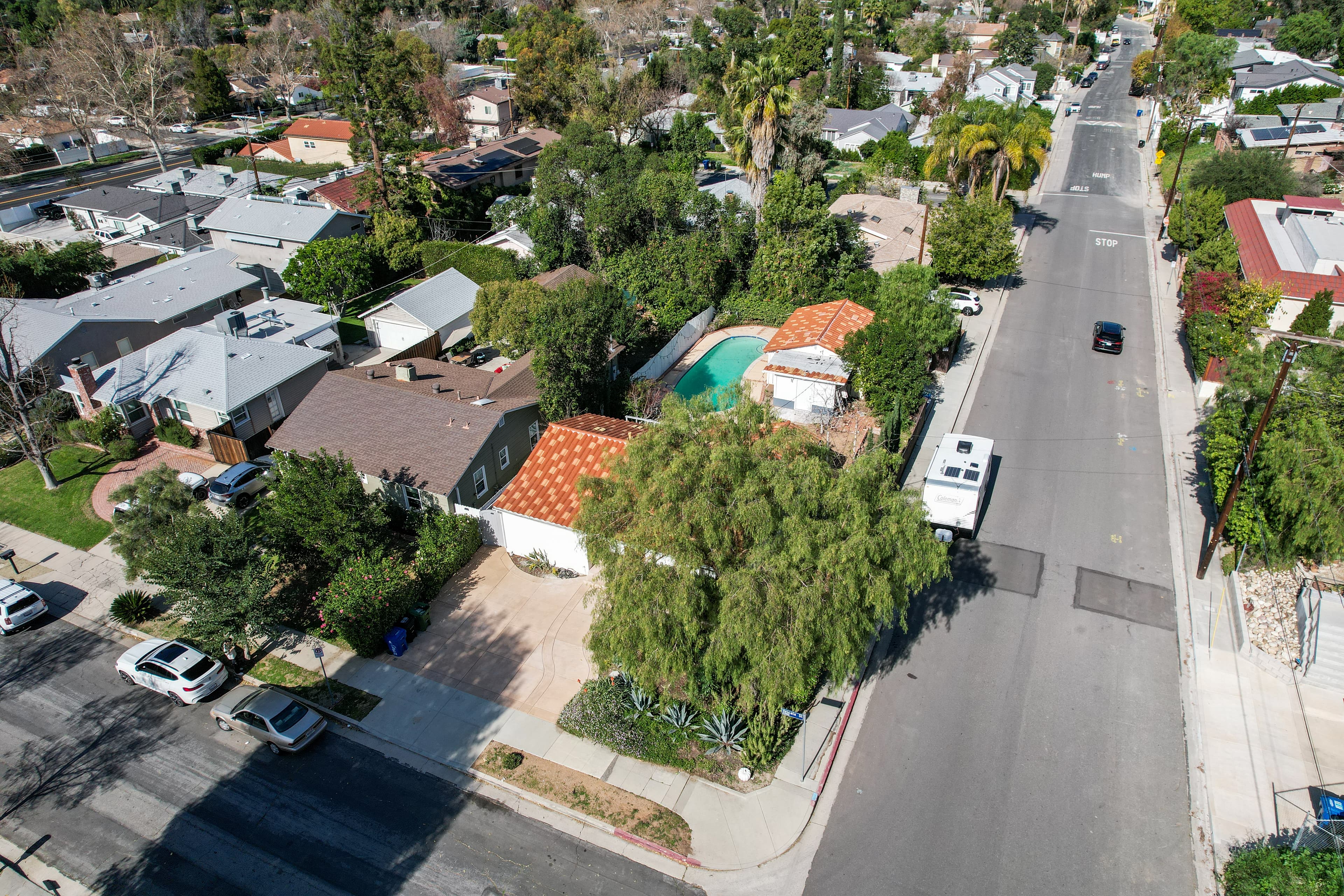 Modern Organic 2BR 2BA - Pool/Patio 4