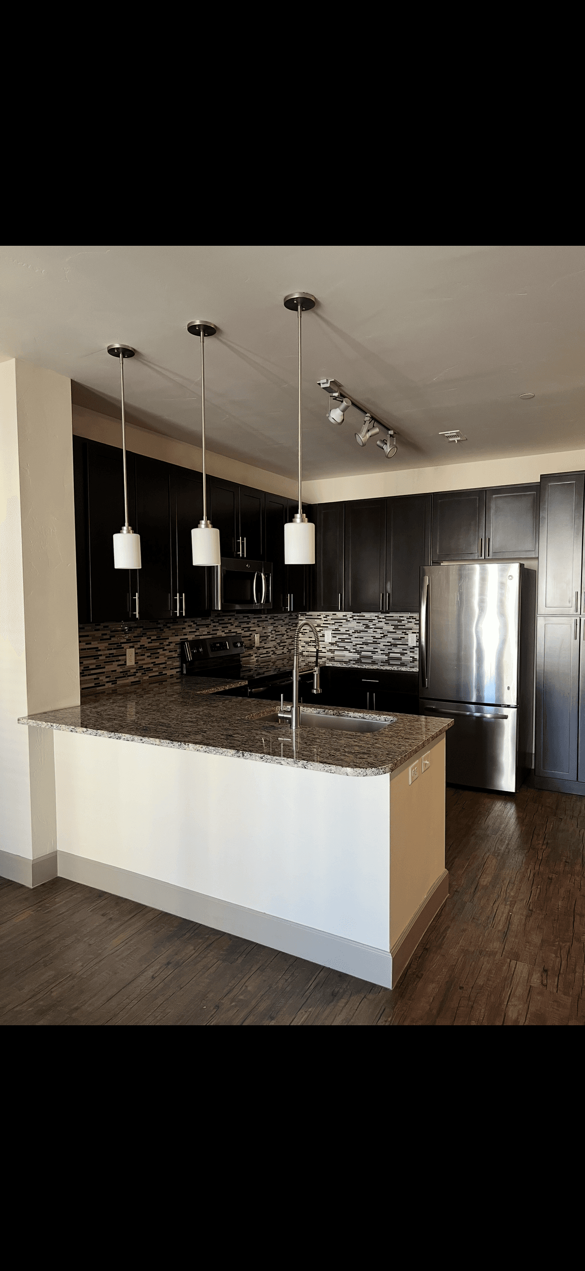 Rocky Mountain Views Apartment  3