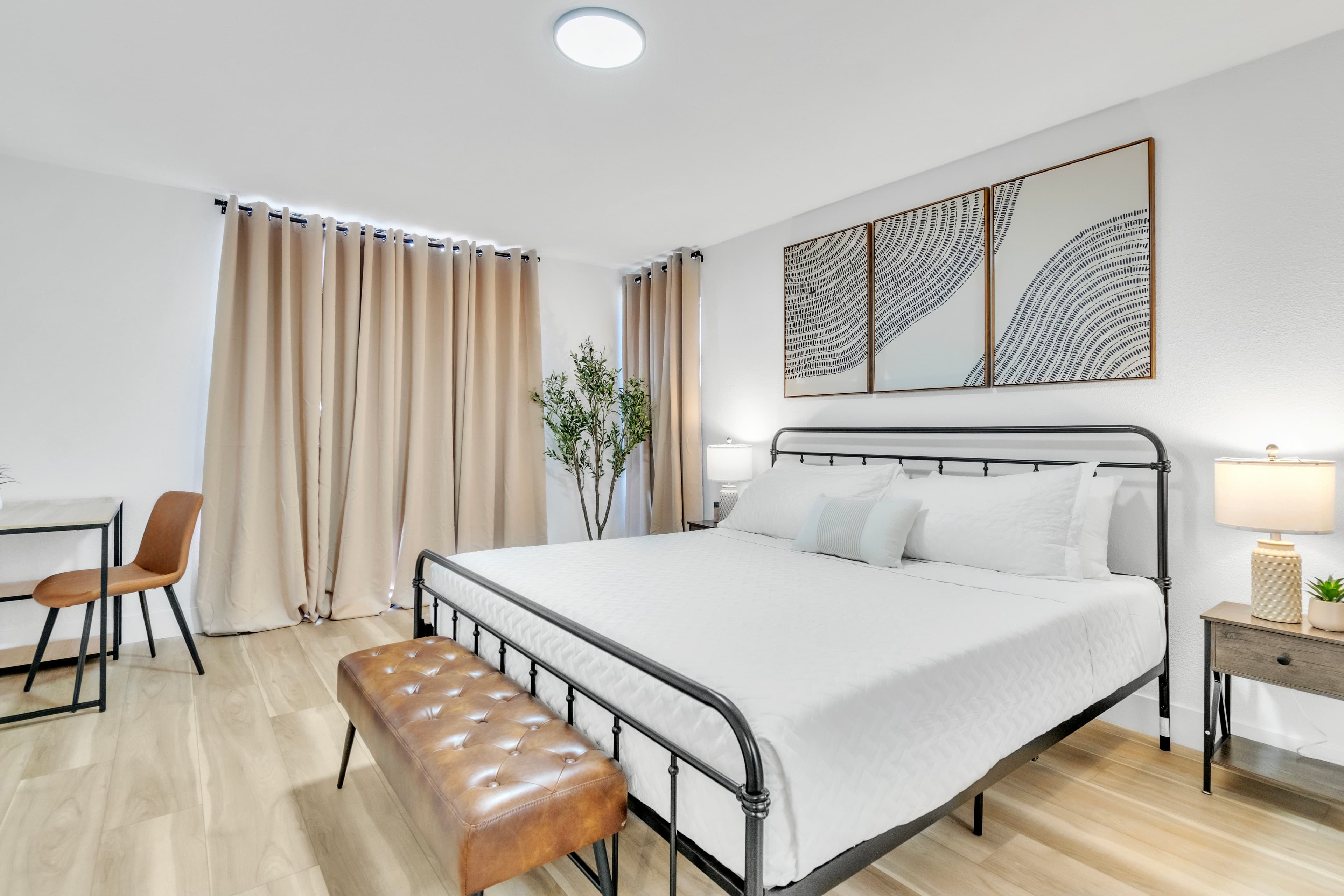 Close to Strip | Lux 2 bed 2 bath 2