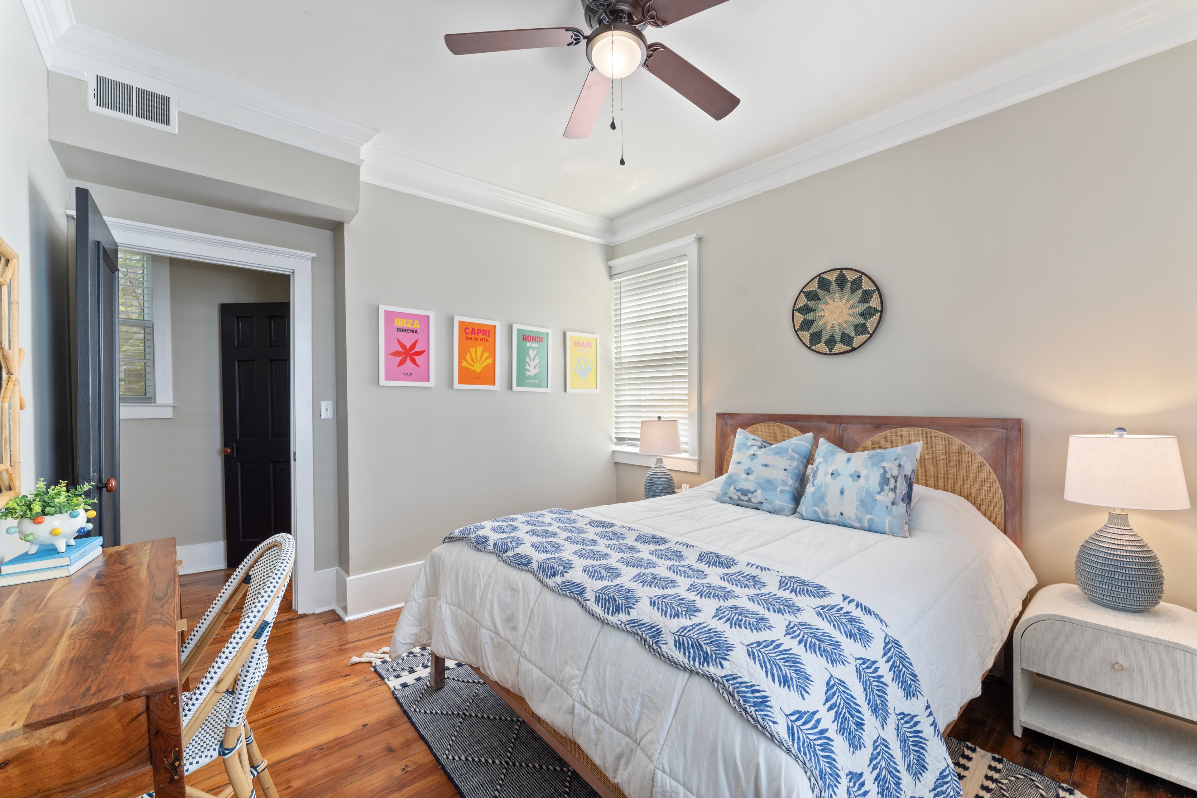 Charming Downtown Charleston Condo 3