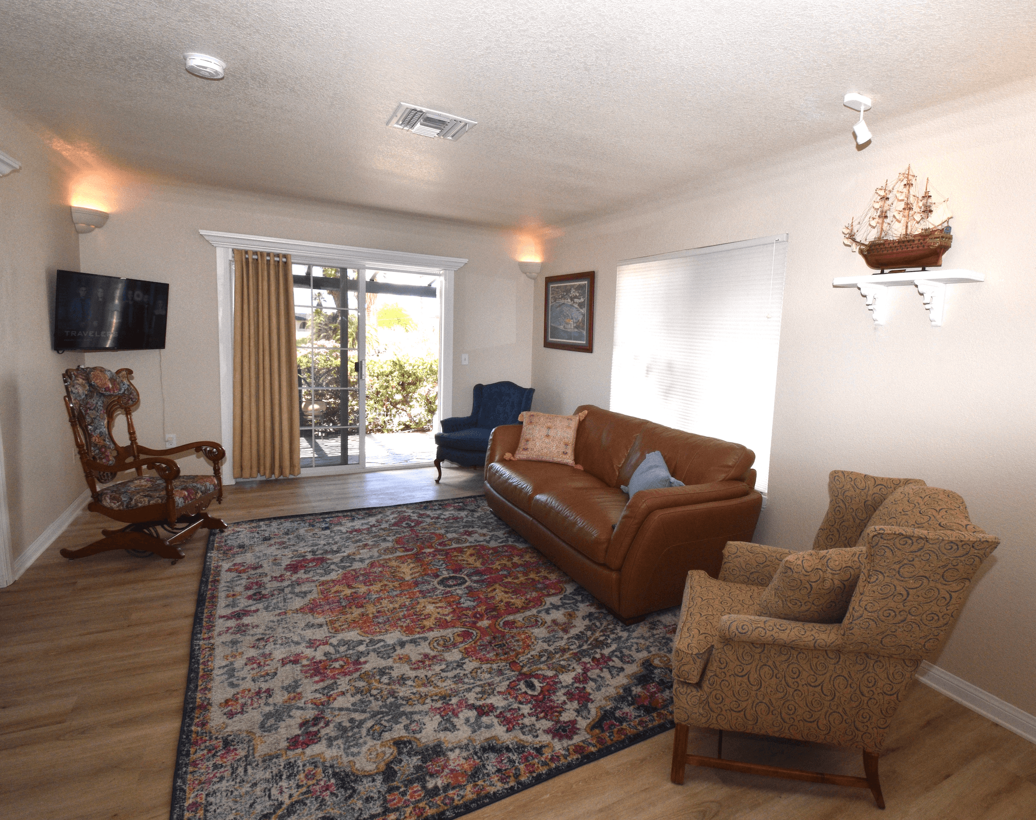 Brilliant Beverly Bungalow VIEWS 2