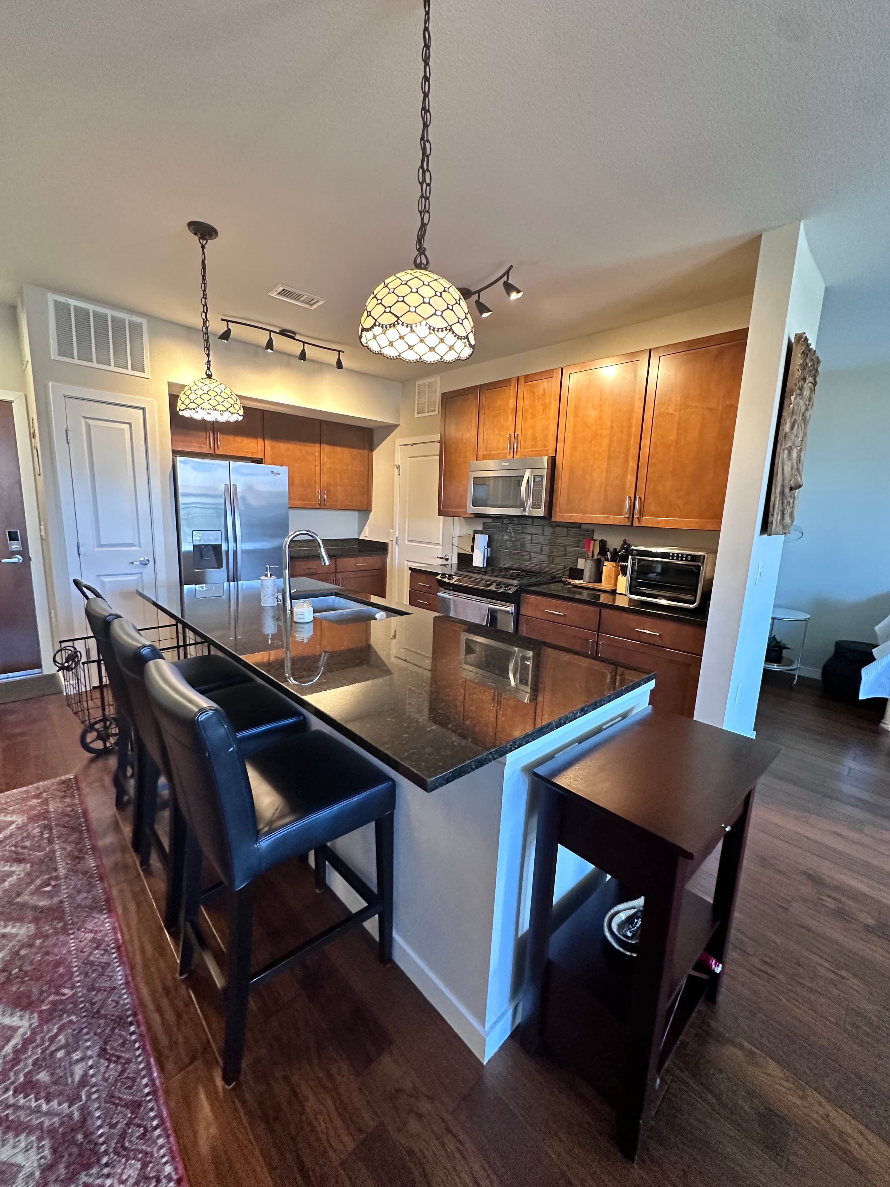 Immaculate Top-Floor Furnished Flat