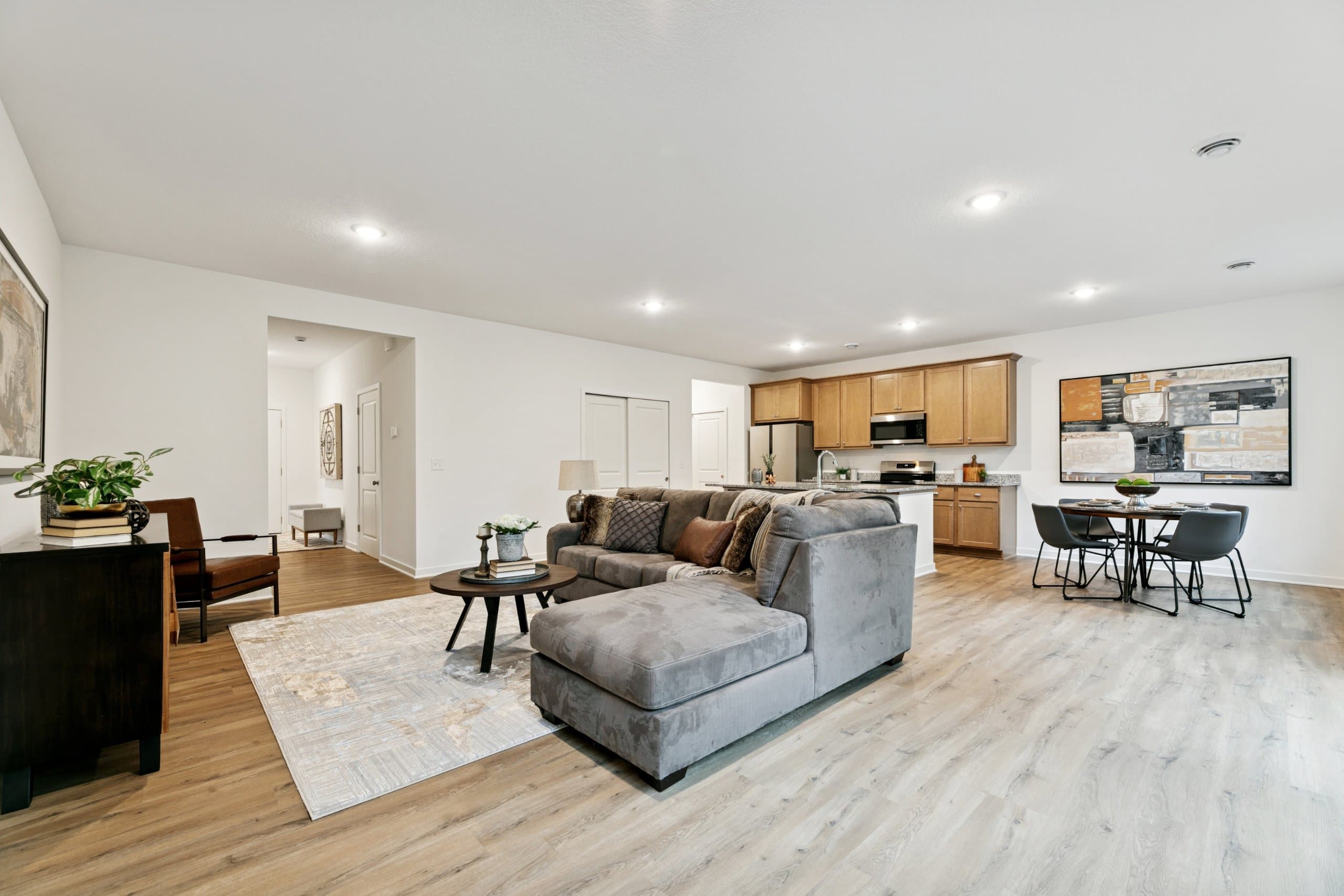 Easy & Cozy Rental Available 10/15 2