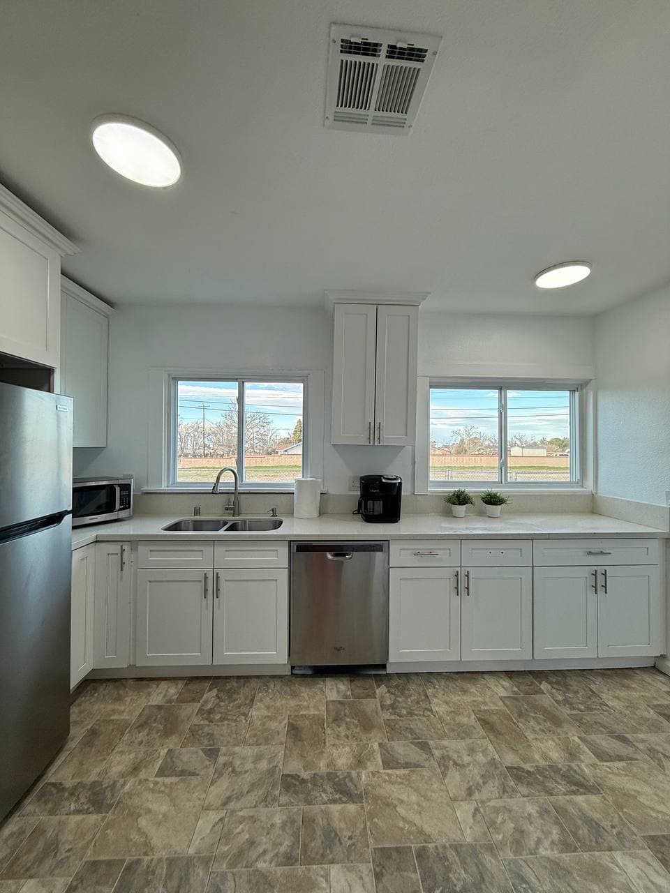Furnished 3BR Home w/ Yard & BBQ 5