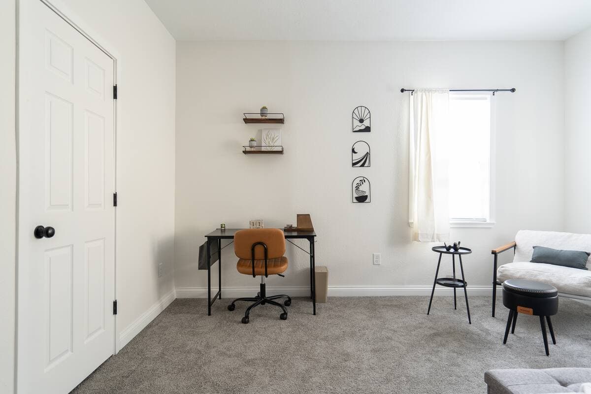 Private Rm, Minutes from Downtown! 3