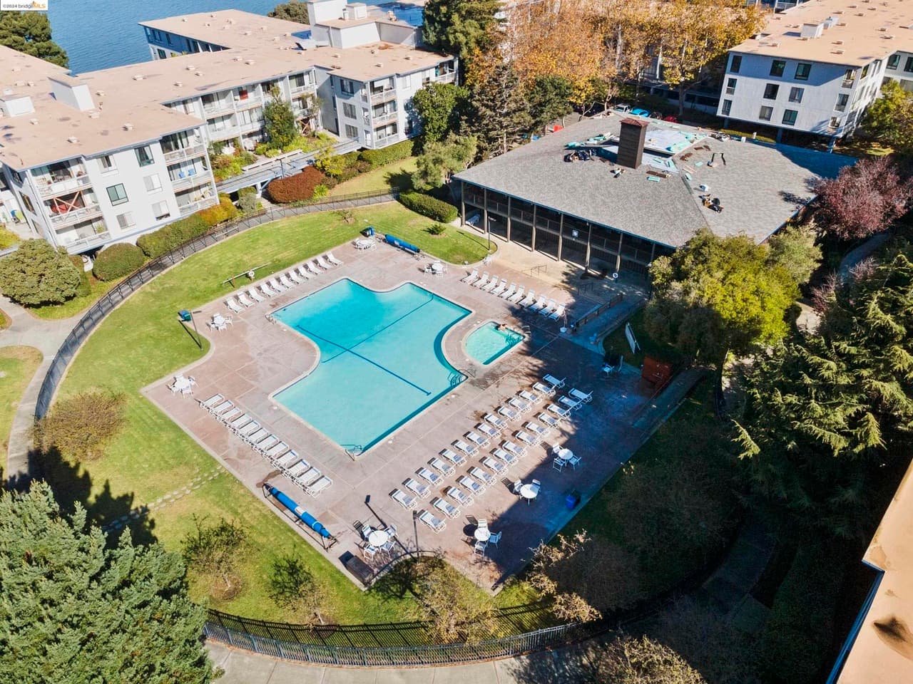 Sun drenched condo on the SF Bay 4