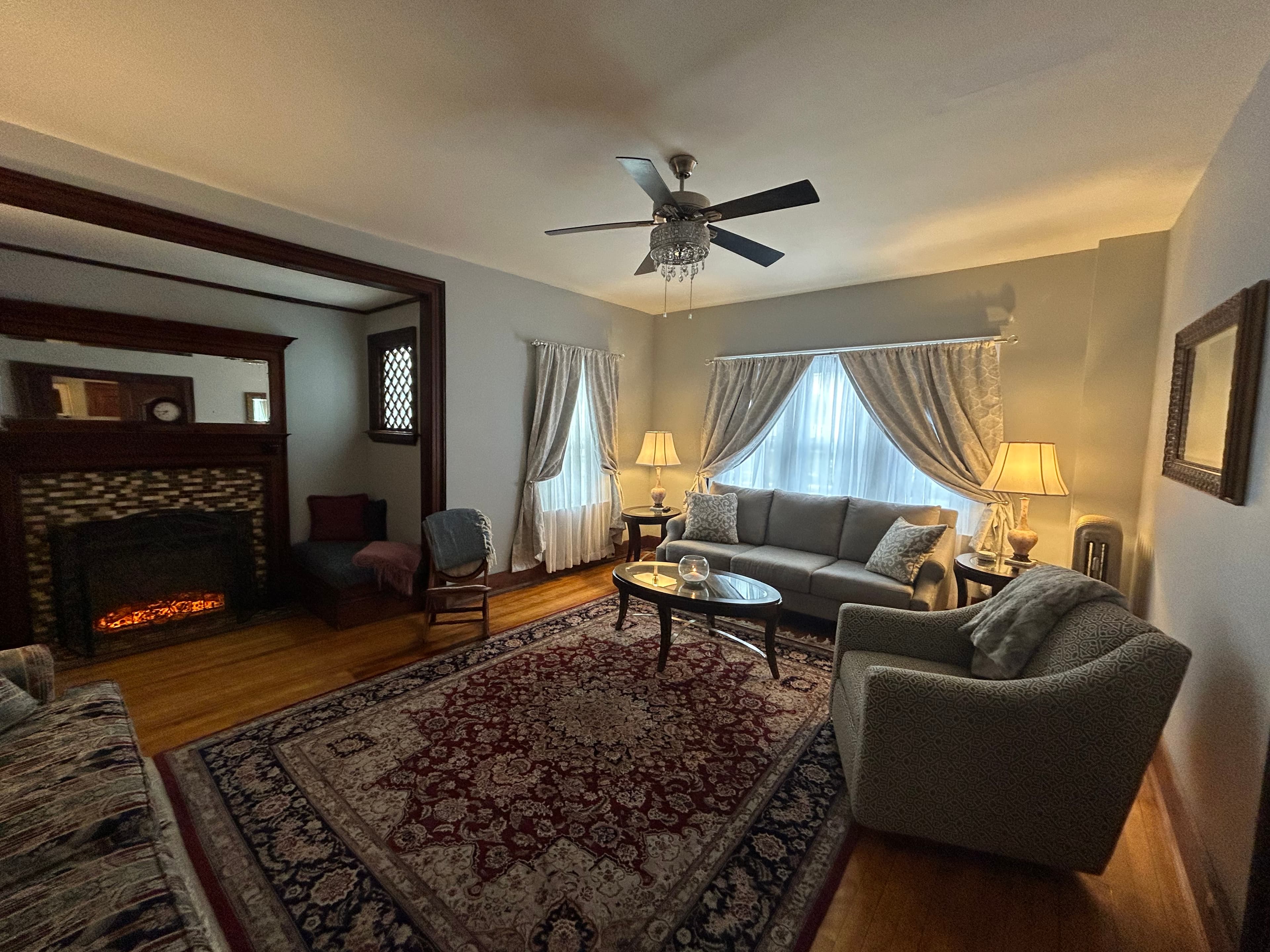 Walkable downtown Victorian 4