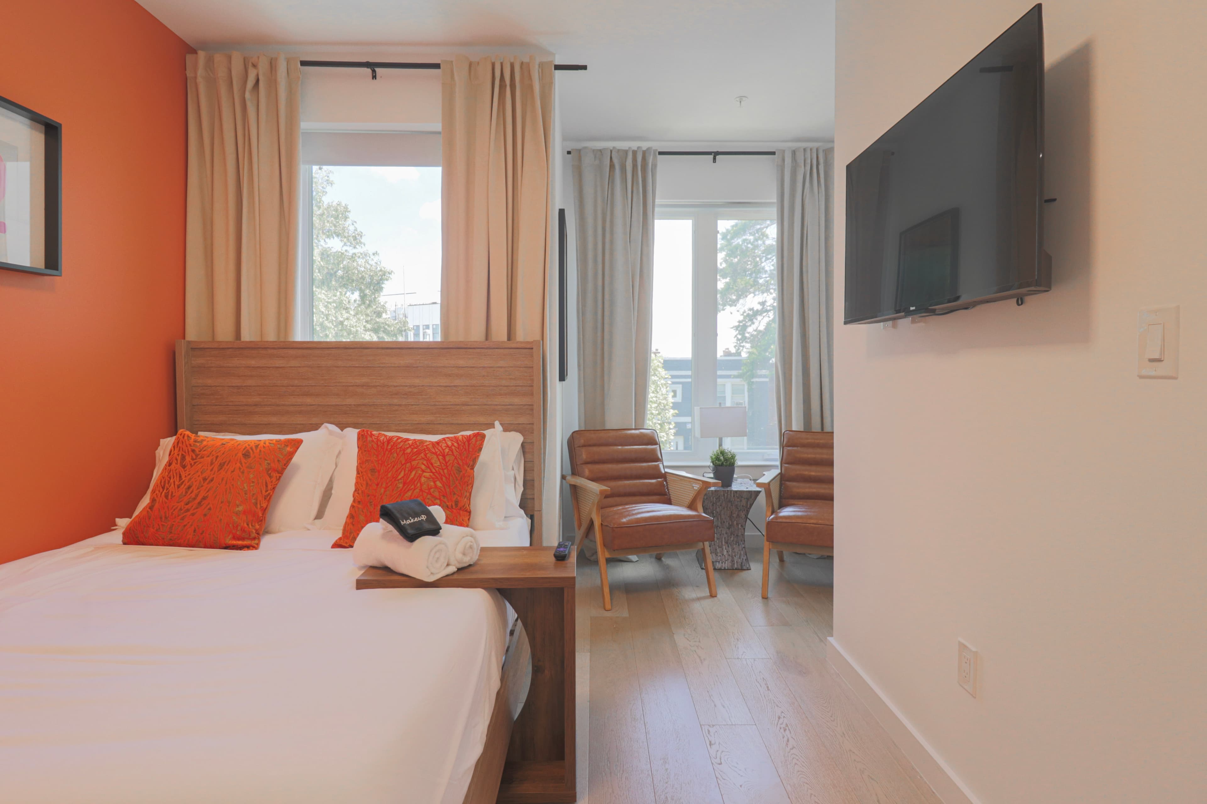 UT 7: Stylish 2BR In Heart of DC  5