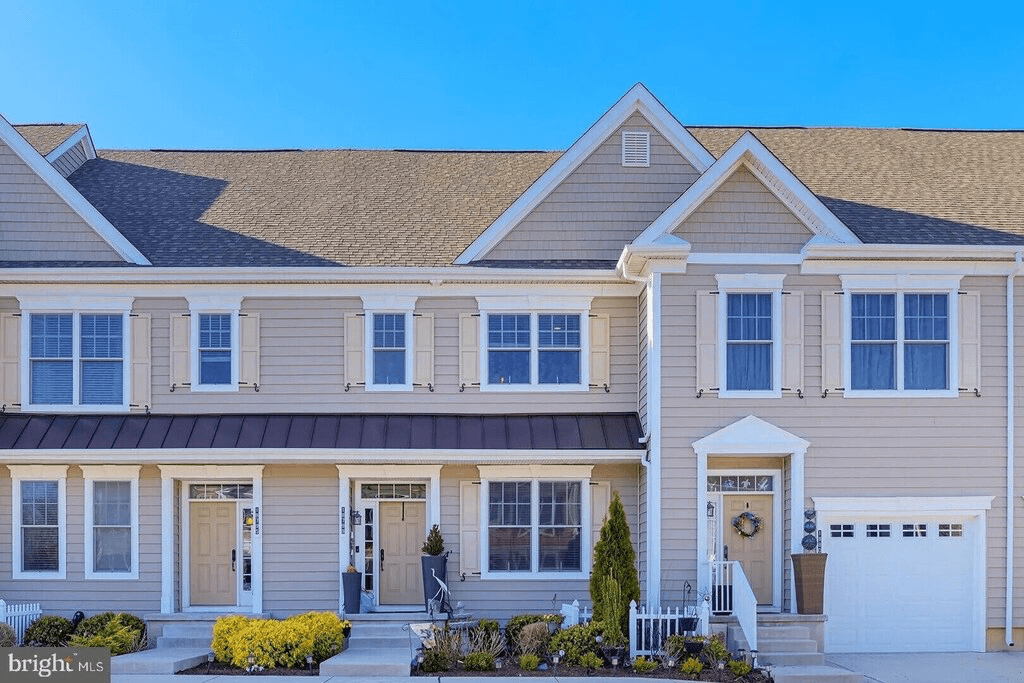 Upscale 3 en-suite bedroom Townhome