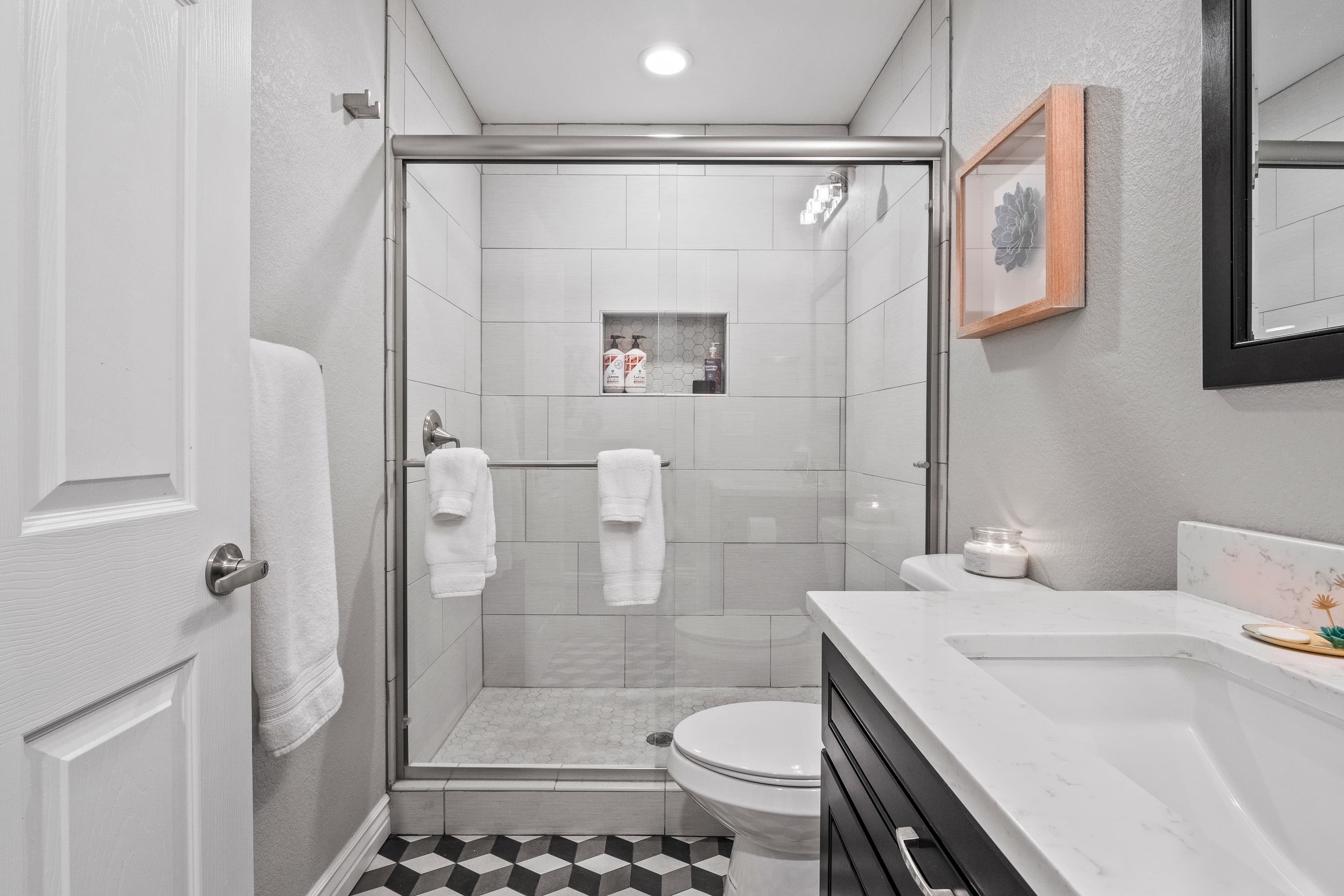 Fully furnished private apartment 3