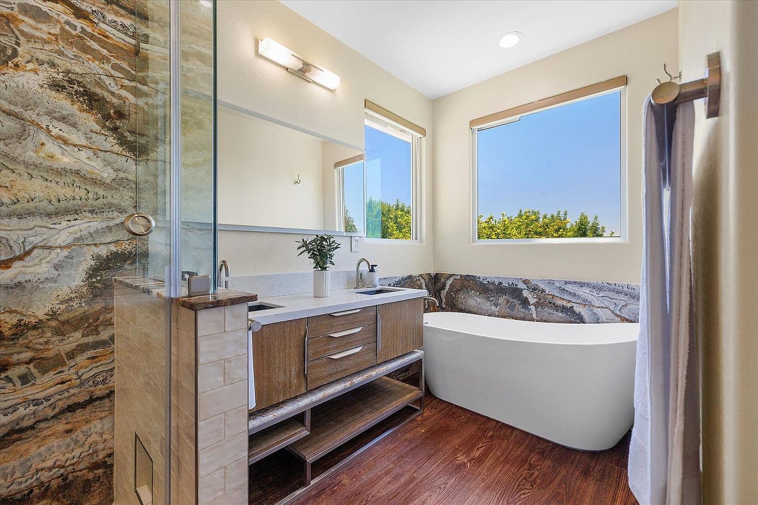 Gilbert Gem: Solar, Silos & Style 4