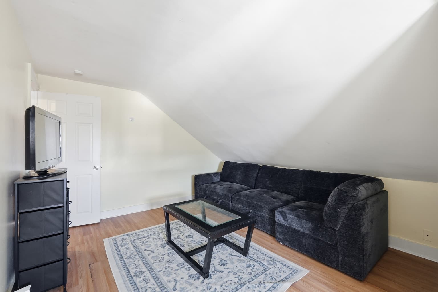 Great apt in a desirable location 2