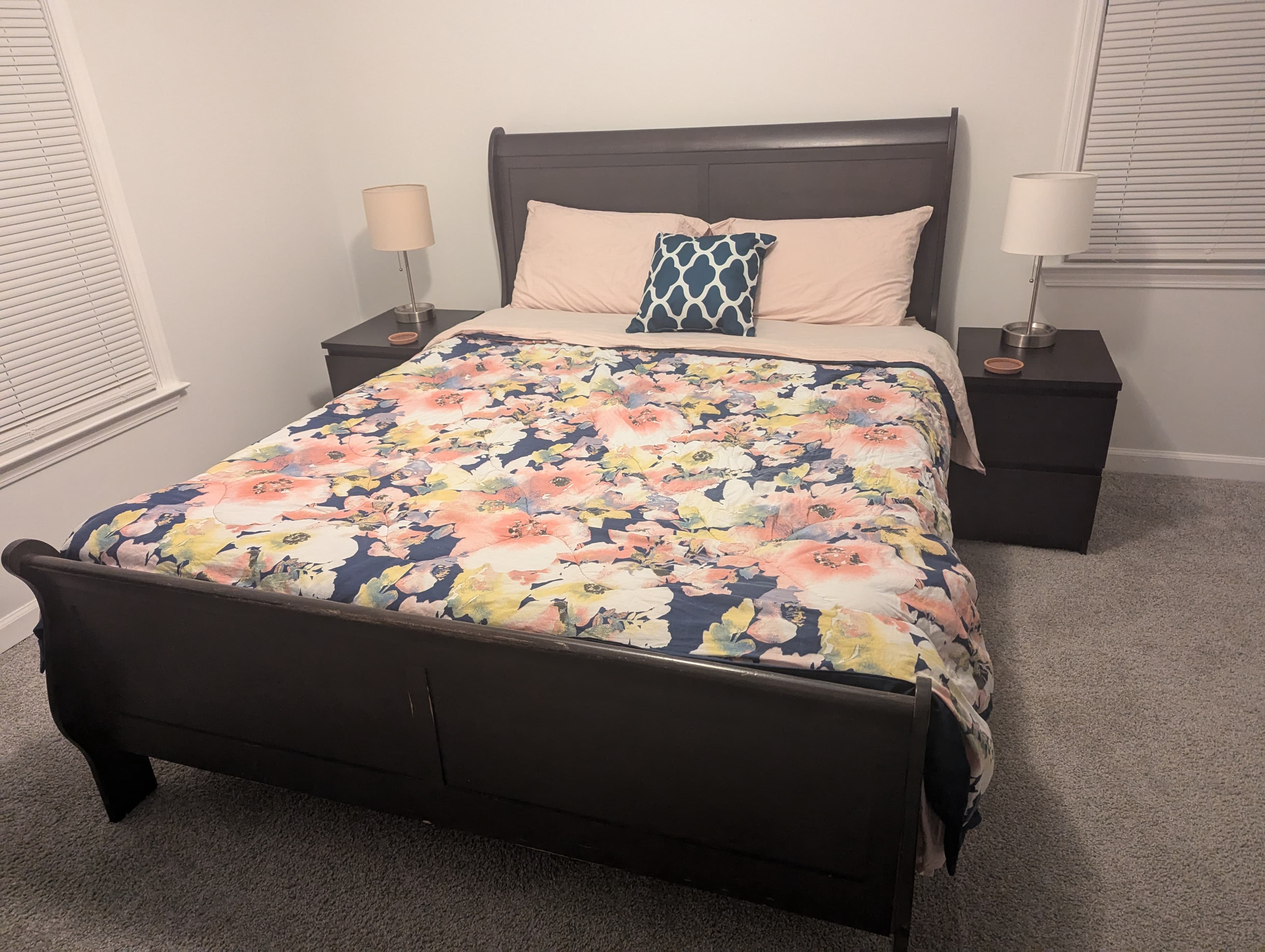 Queen room in Tucker