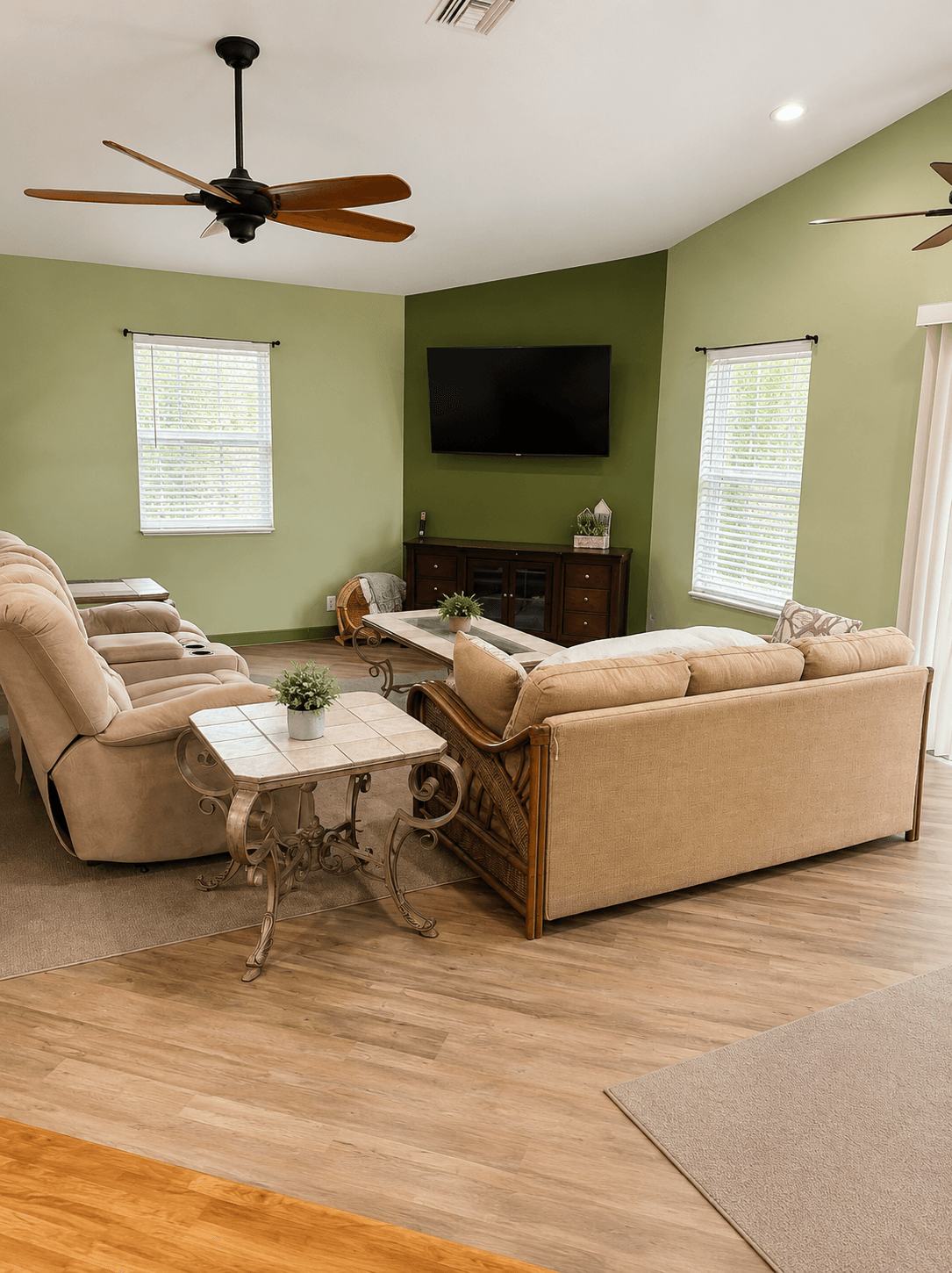 Spacious Cape Coral Furnished Home 3