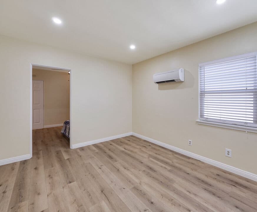 BR Home Near Beach w/ Garage & A/C 5