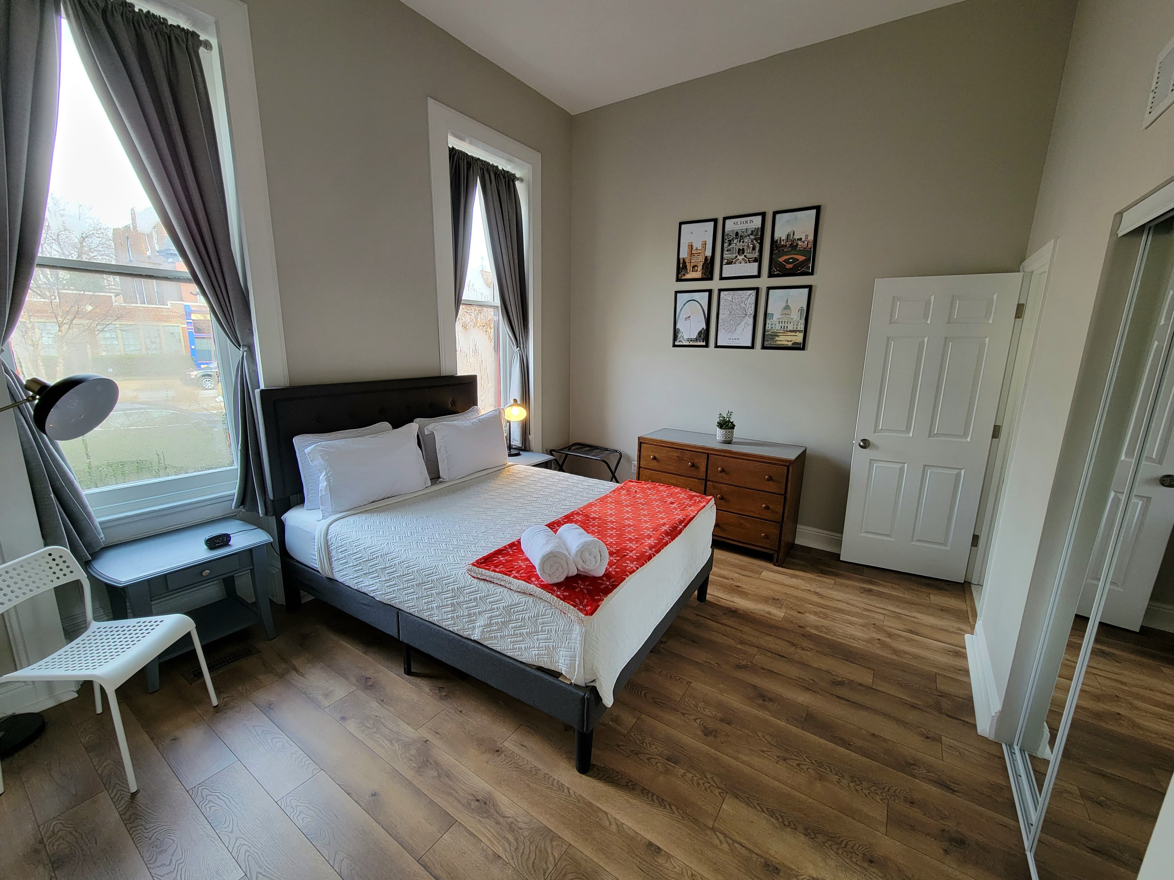 Spacious 2BR in Lafayette Square 2