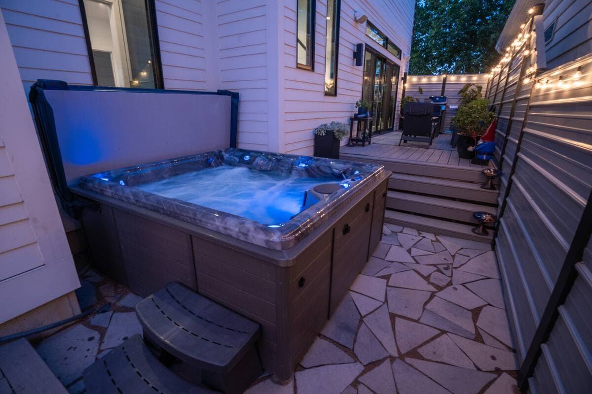 Walkable | Rooftop View/Hot Tub 2