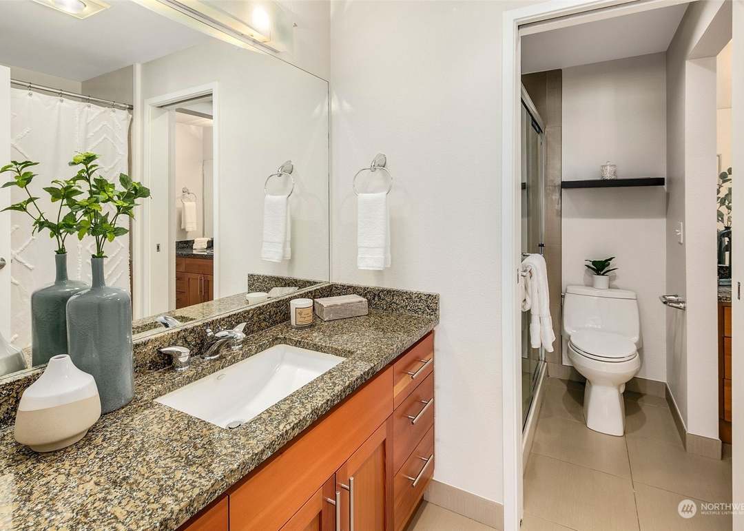 Modern Condo with In-Unit Laundry  3