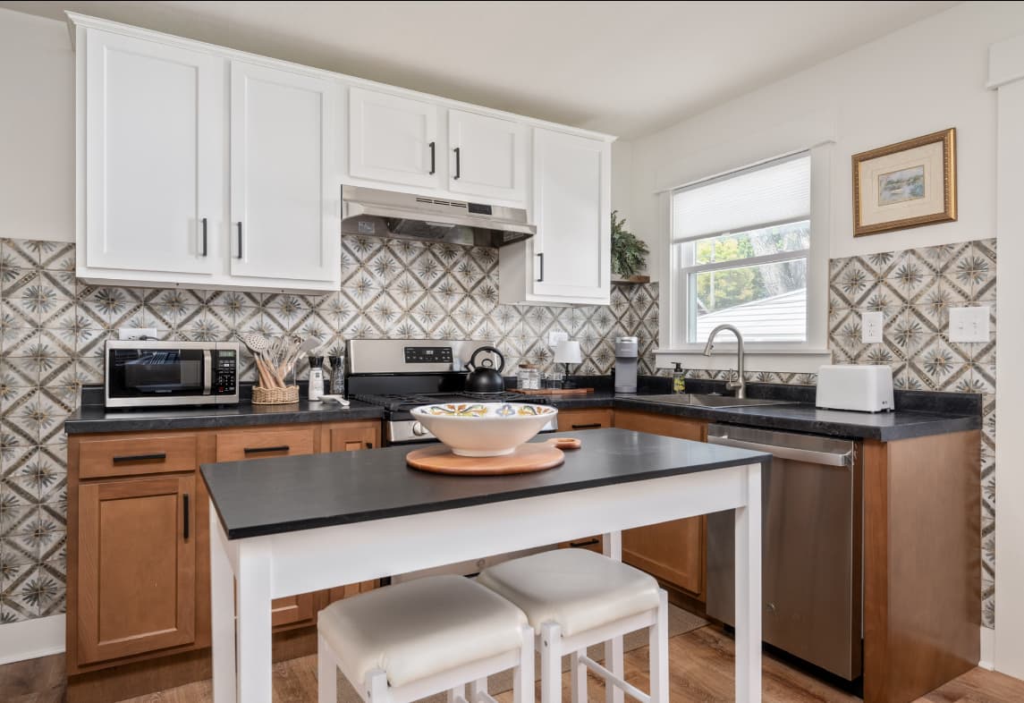 Cottage On Francis-Newly Renovated 2