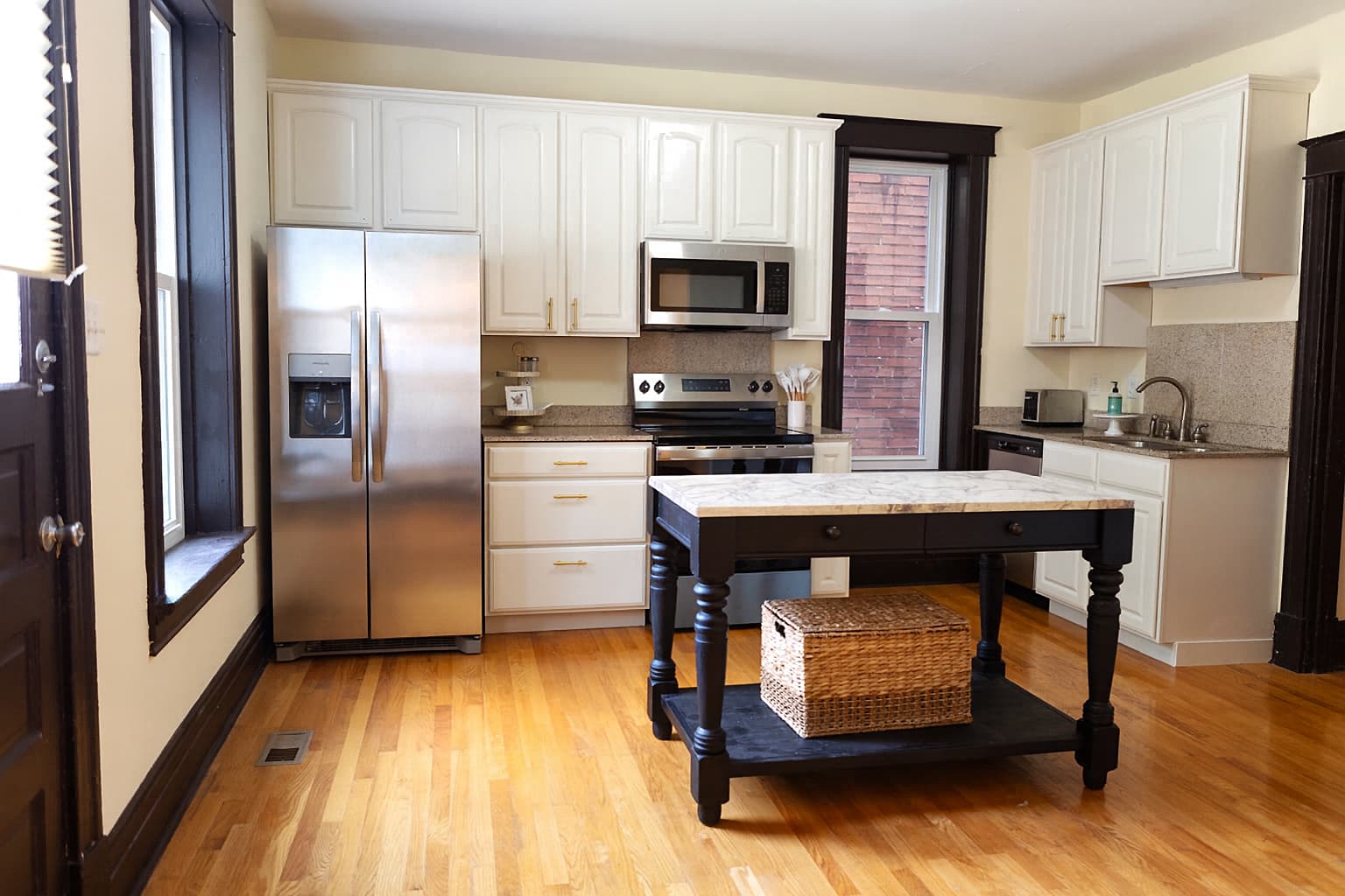 Architectural Rich Home Tower Grove 4