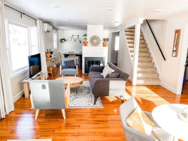 Furnished 3BR Near Portland, Maine 3