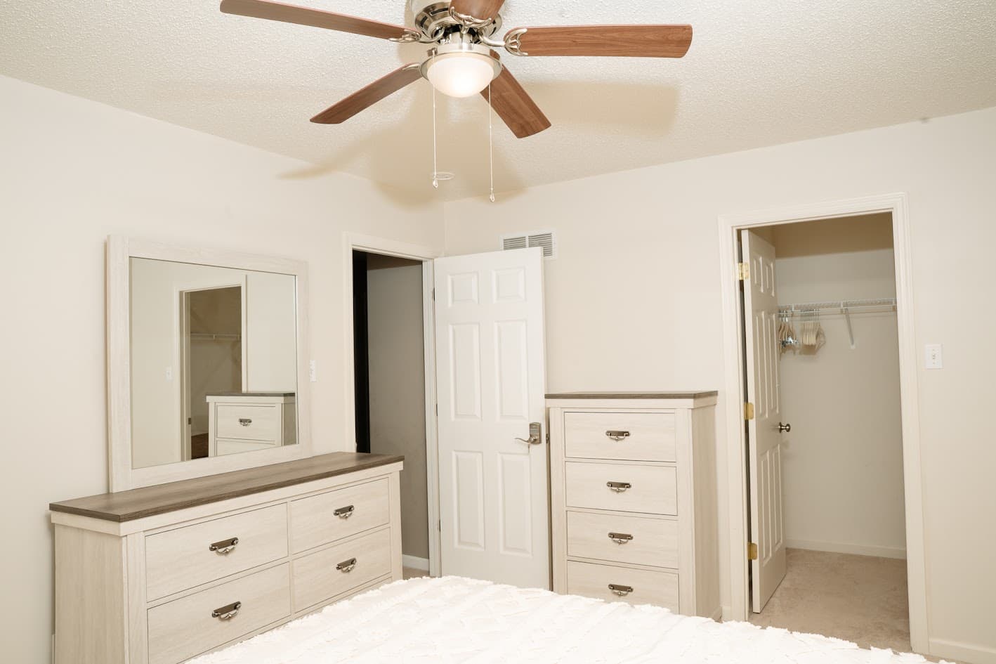 Private en-Suite in Spacious Home 3