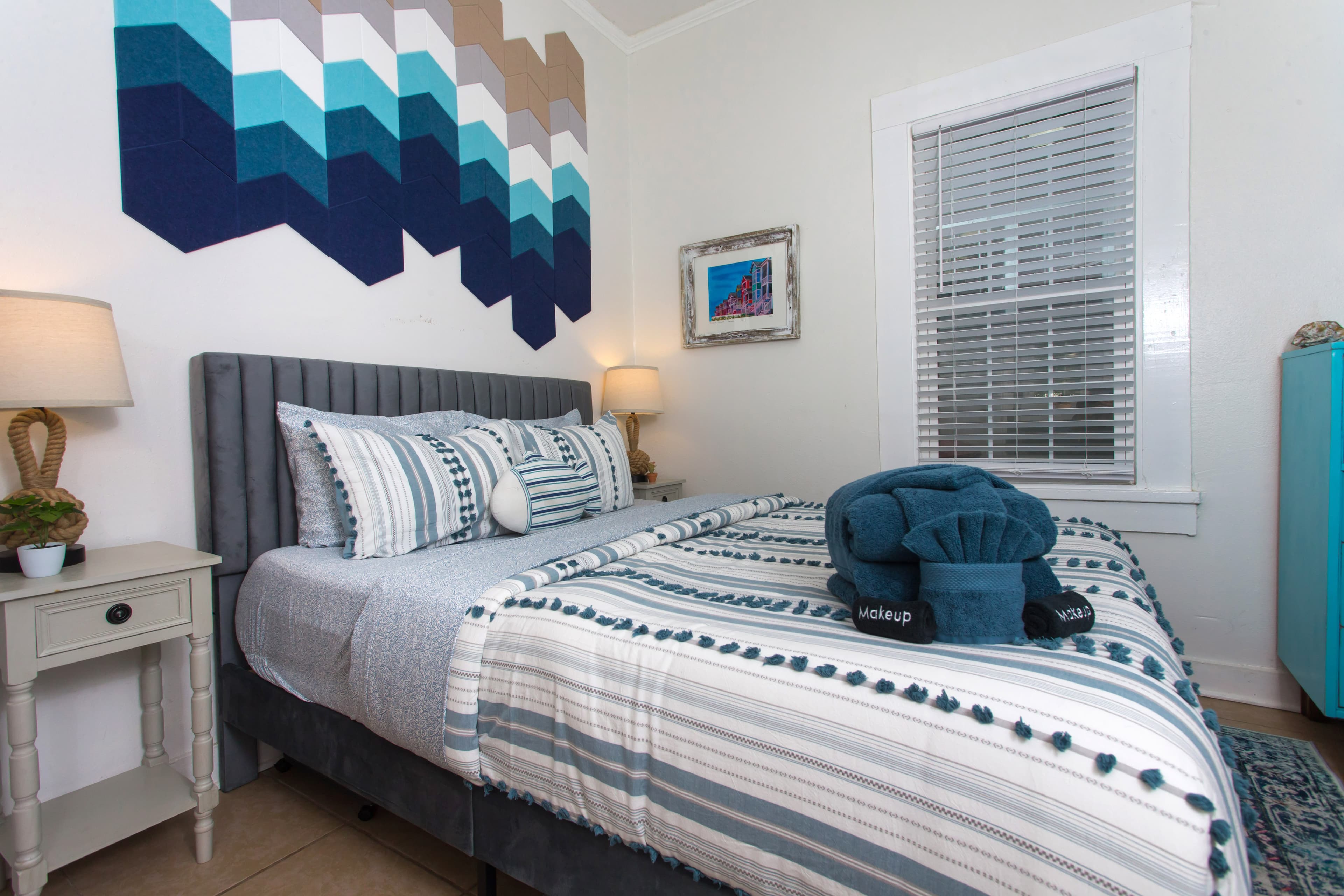Central 2BR/2BA | 10 Min Beach 2