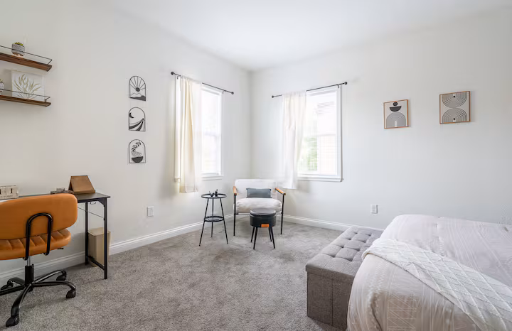 Private Rm, Minutes from Downtown! 4