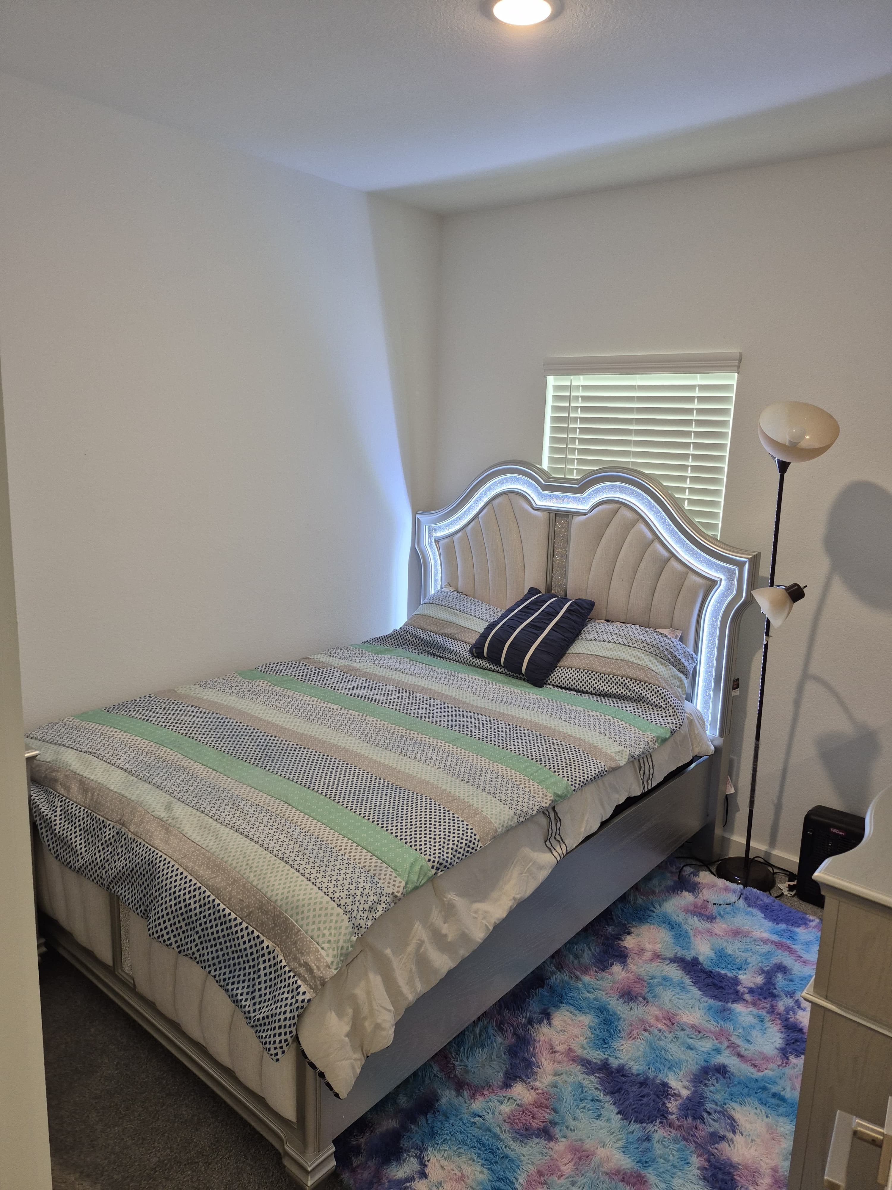 Fully furnished and all bills paid  2