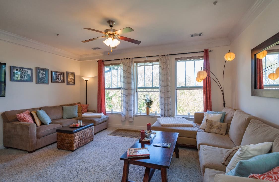 Beautiful, clean, top corner condo!