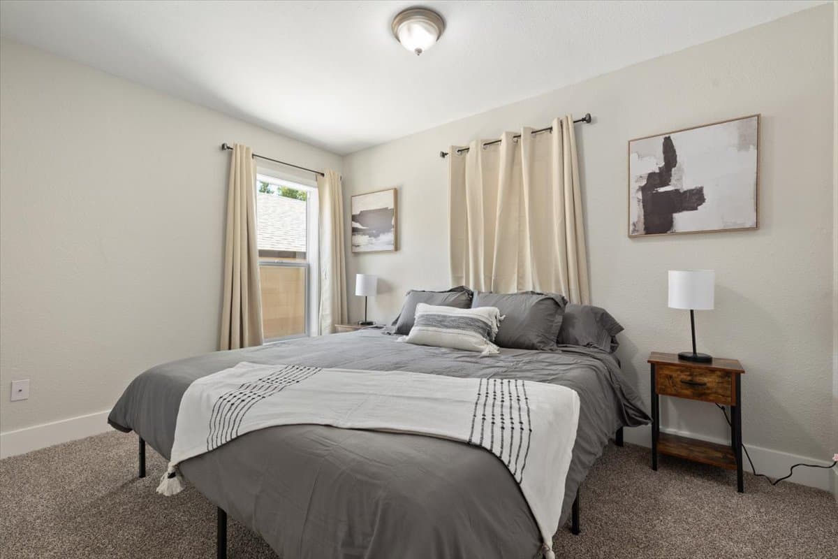 Remodeled 4BR - Near Hospitals & Re 5
