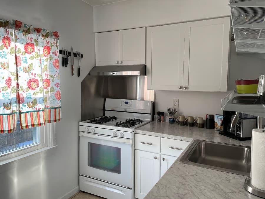 2br upper updated fully furnished 3
