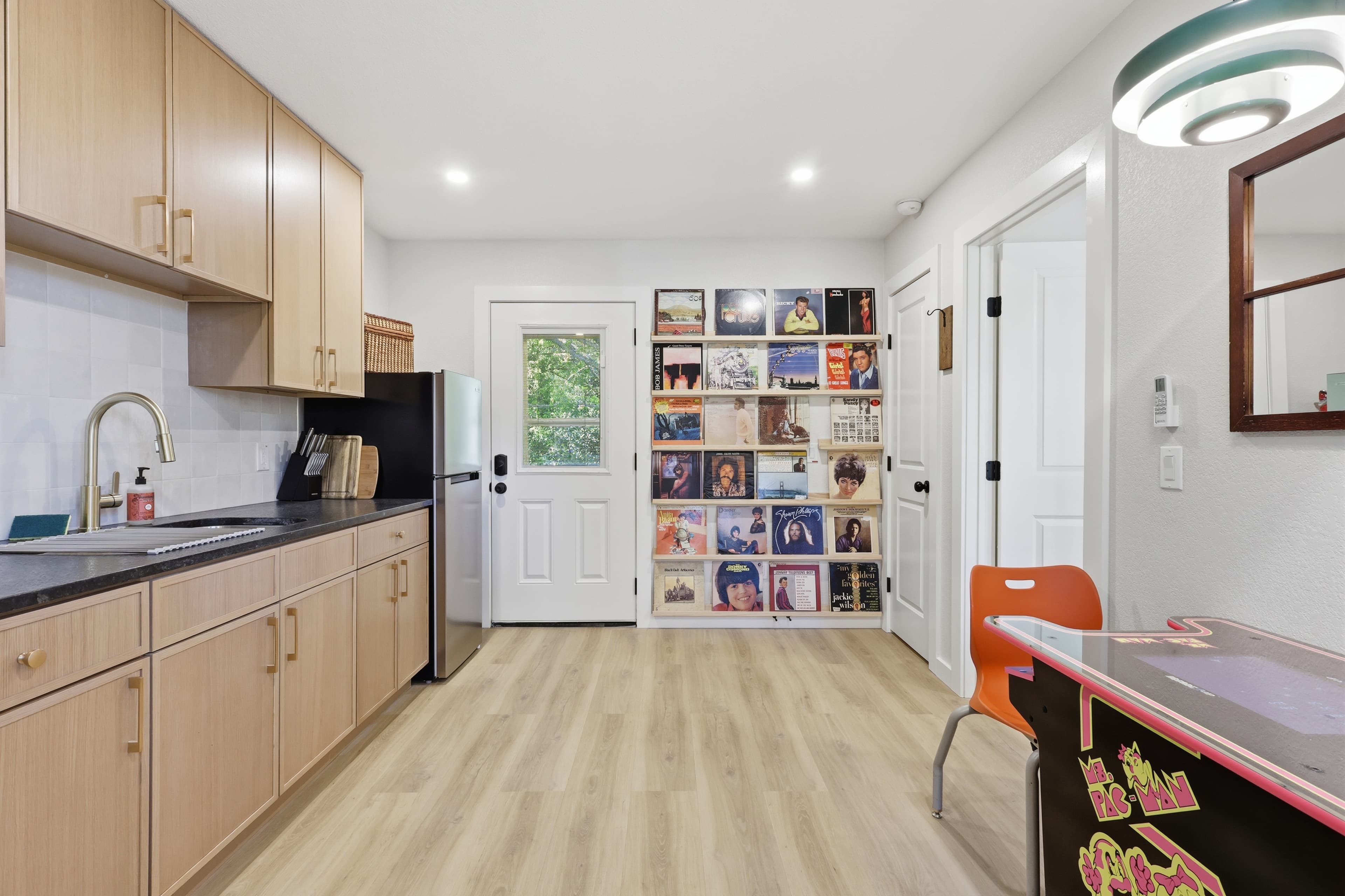 Retro Loft Near the Square