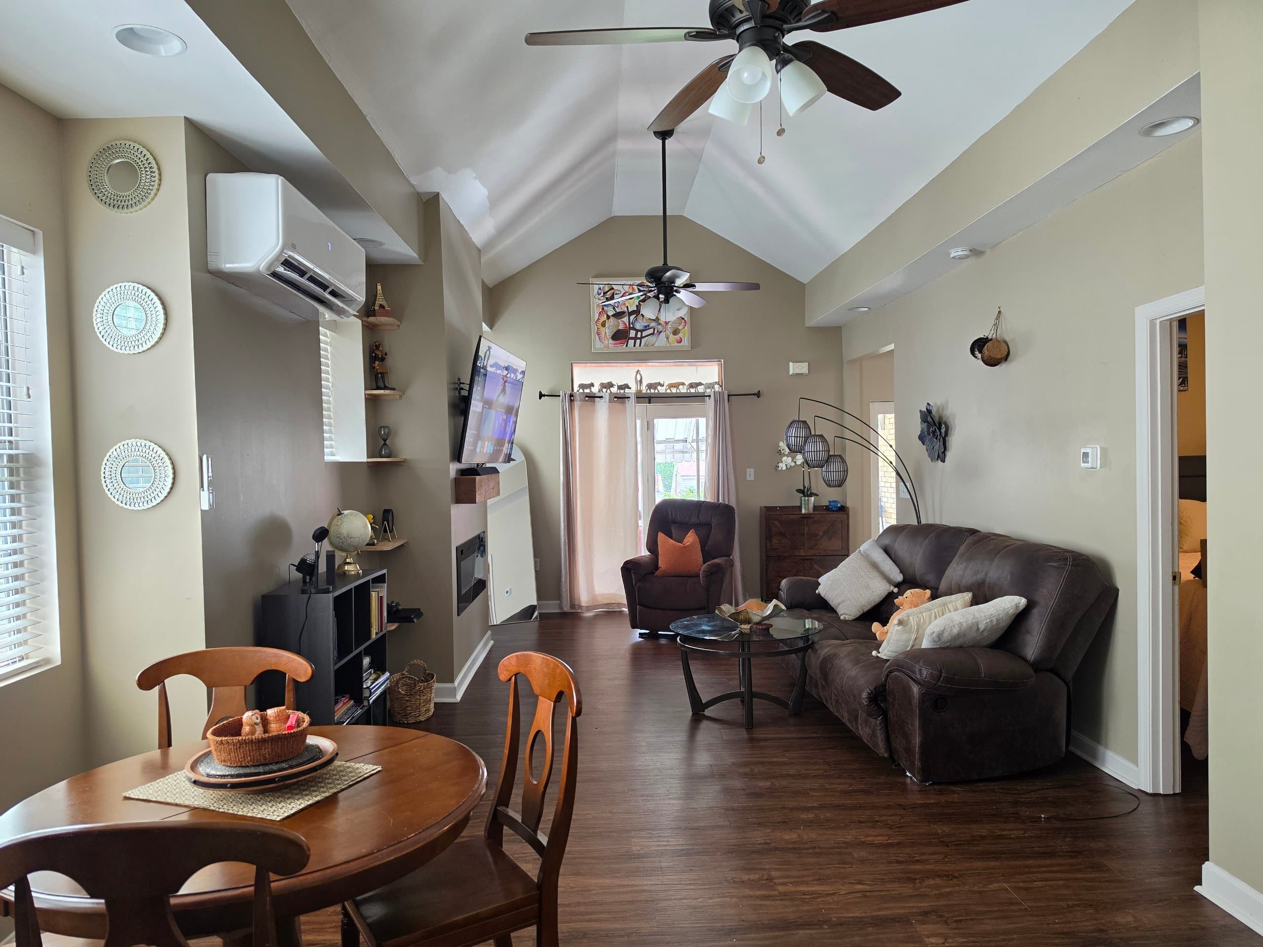 Bright & Airy 2BR | 2 Patios 4