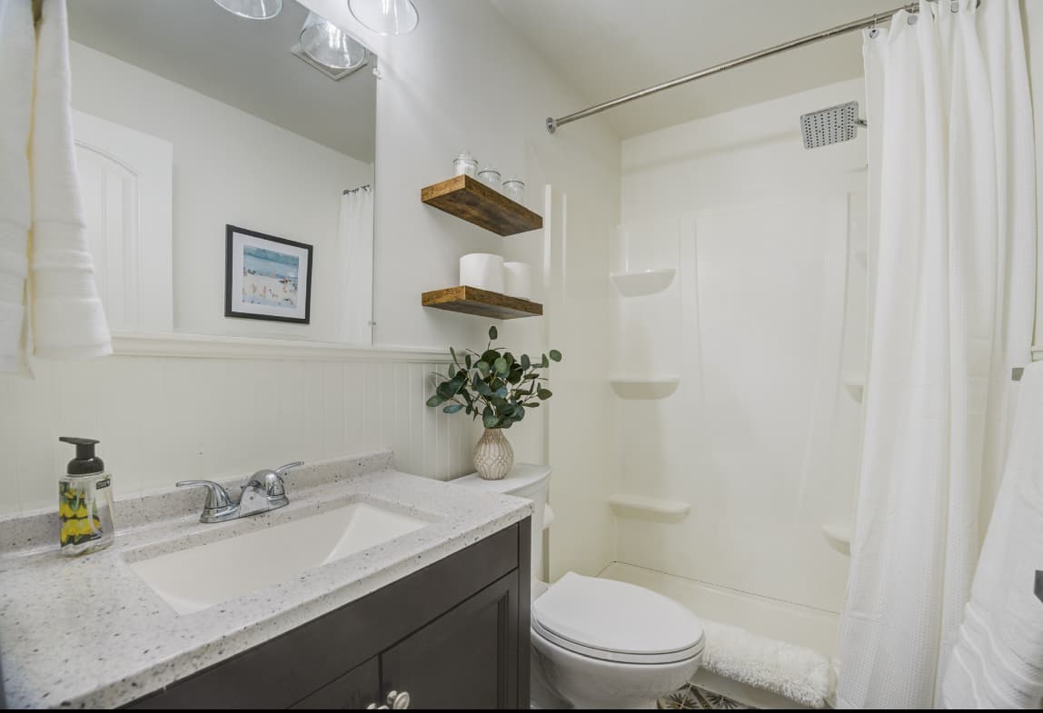 Cottage On Francis-Newly Renovated 4
