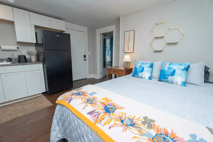 Private 1 Bd + Pup Friendly