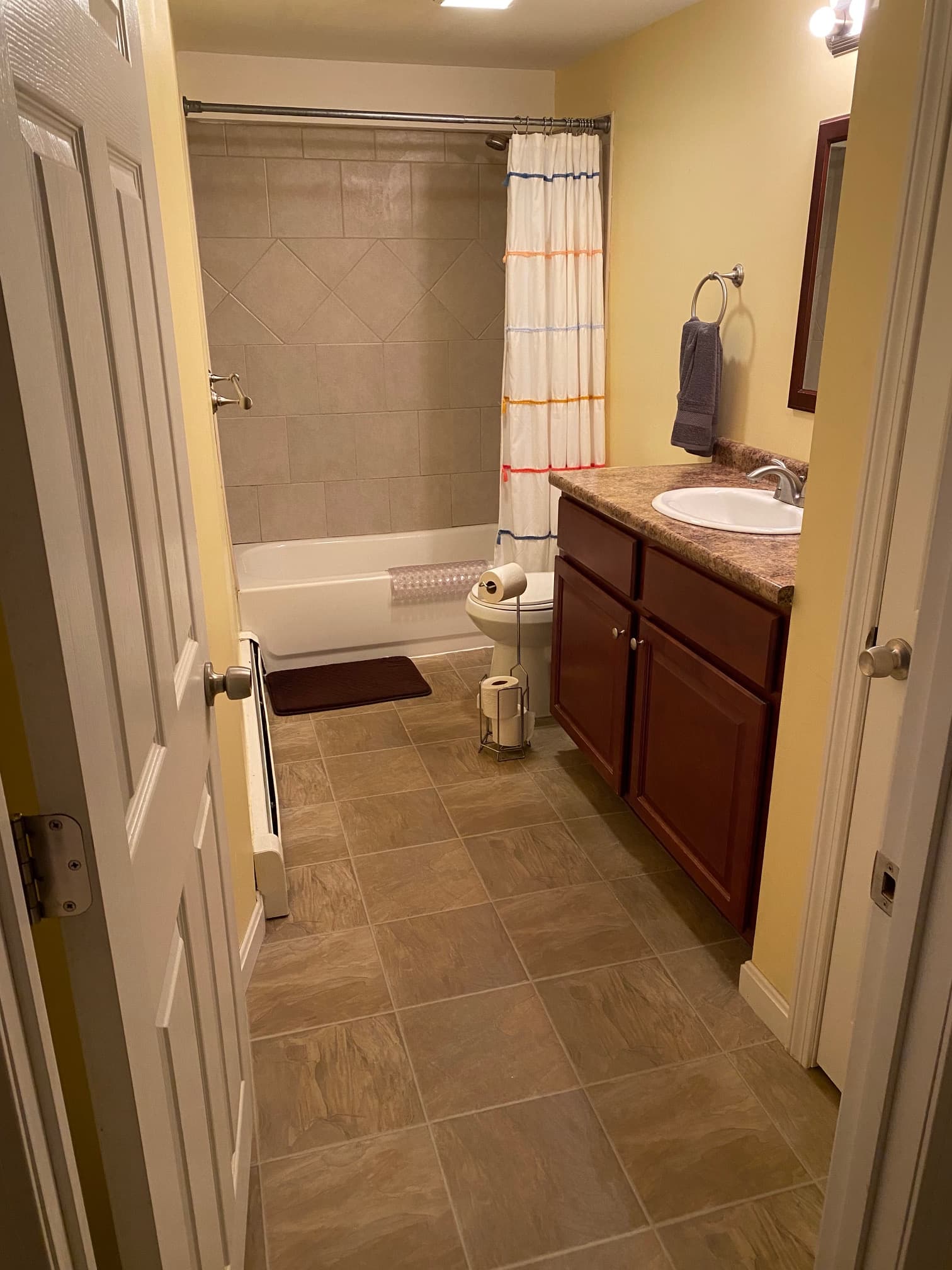 Furnished 2BR w/Yard & Parking 5