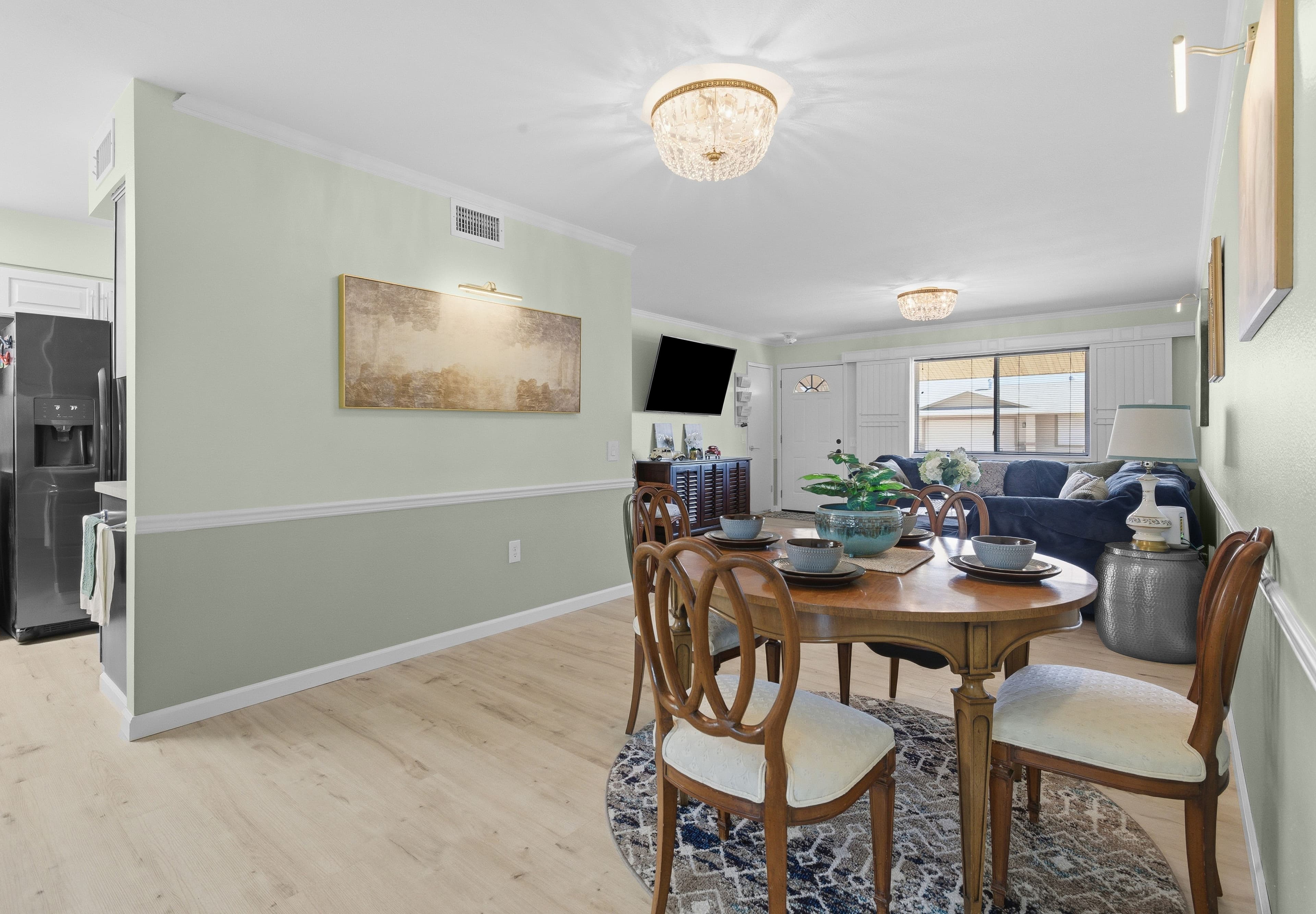 Comfortable & Stylish Winter Home 3