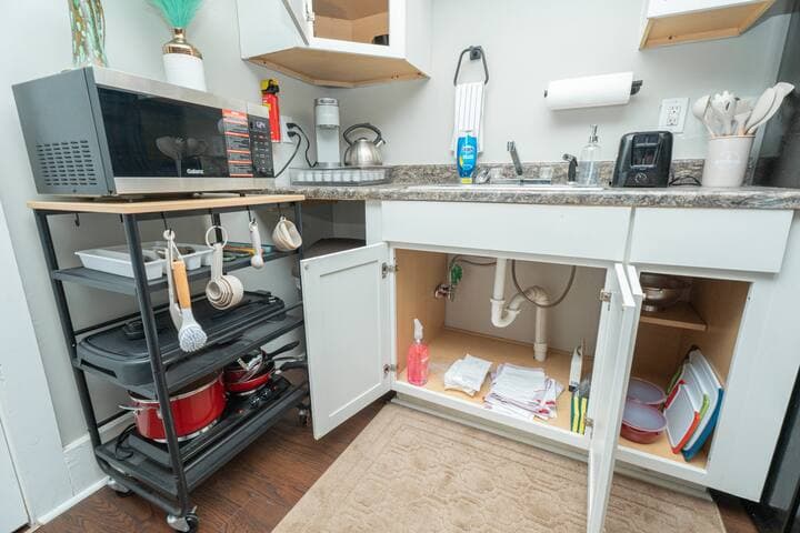 Private 1 Bd + Pup Friendly 2