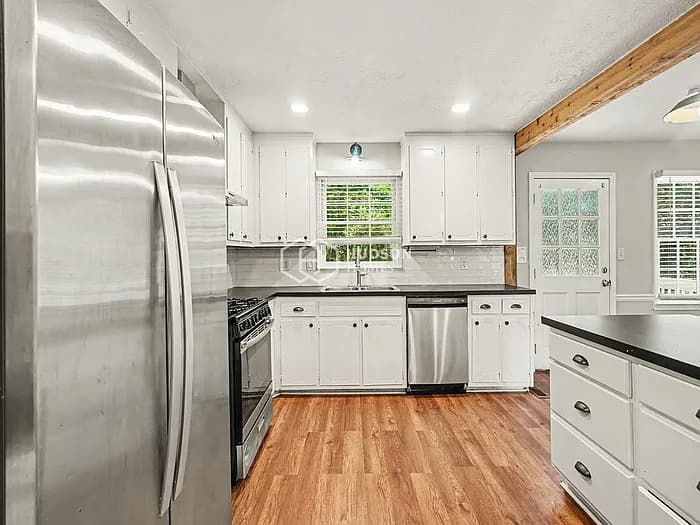 Amazing Three Bedroom House  4