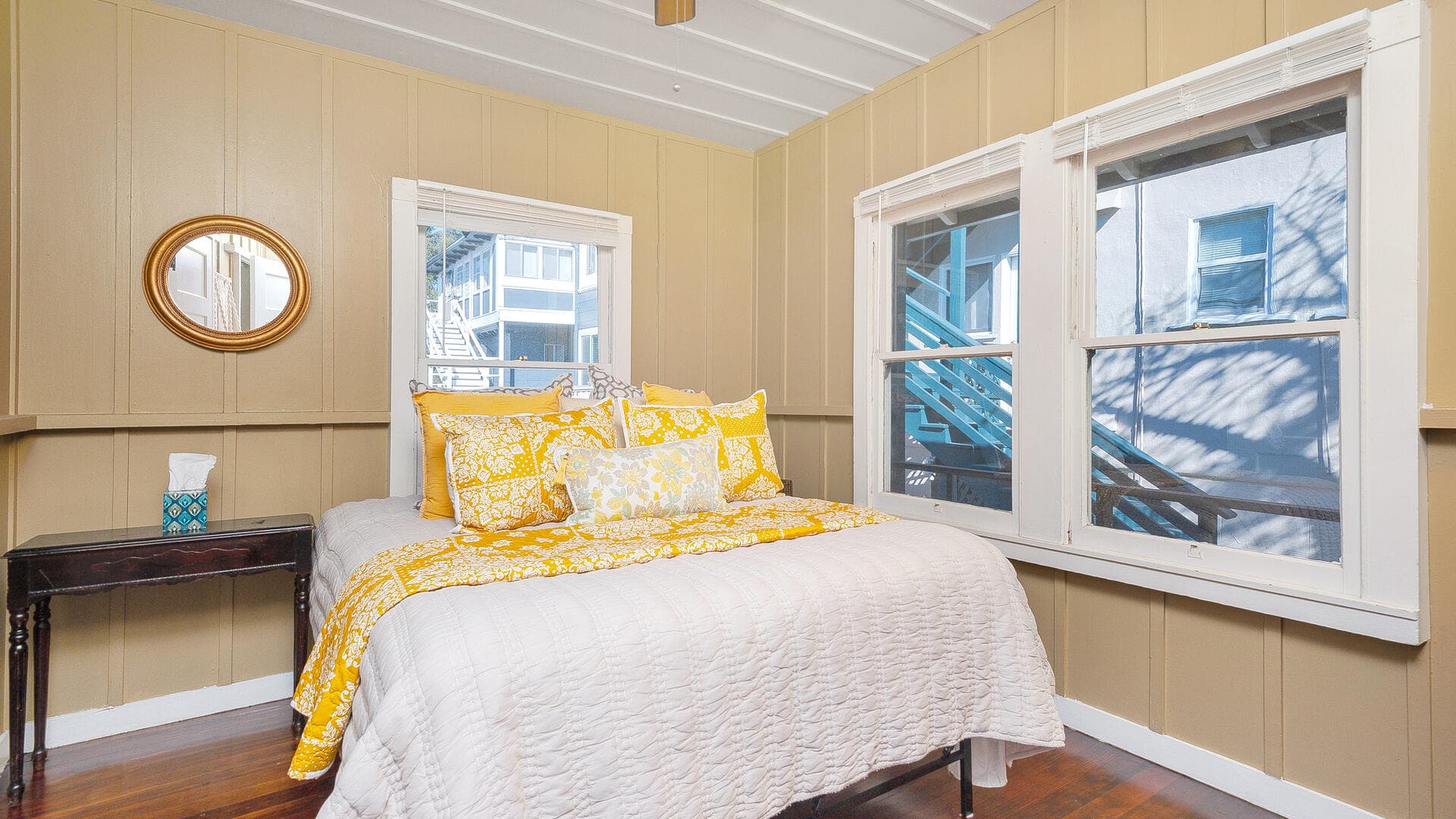 Charming Bungalow in Golden Hill 2