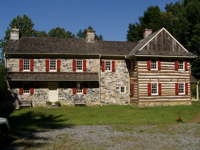Historic Month-to-Month Room