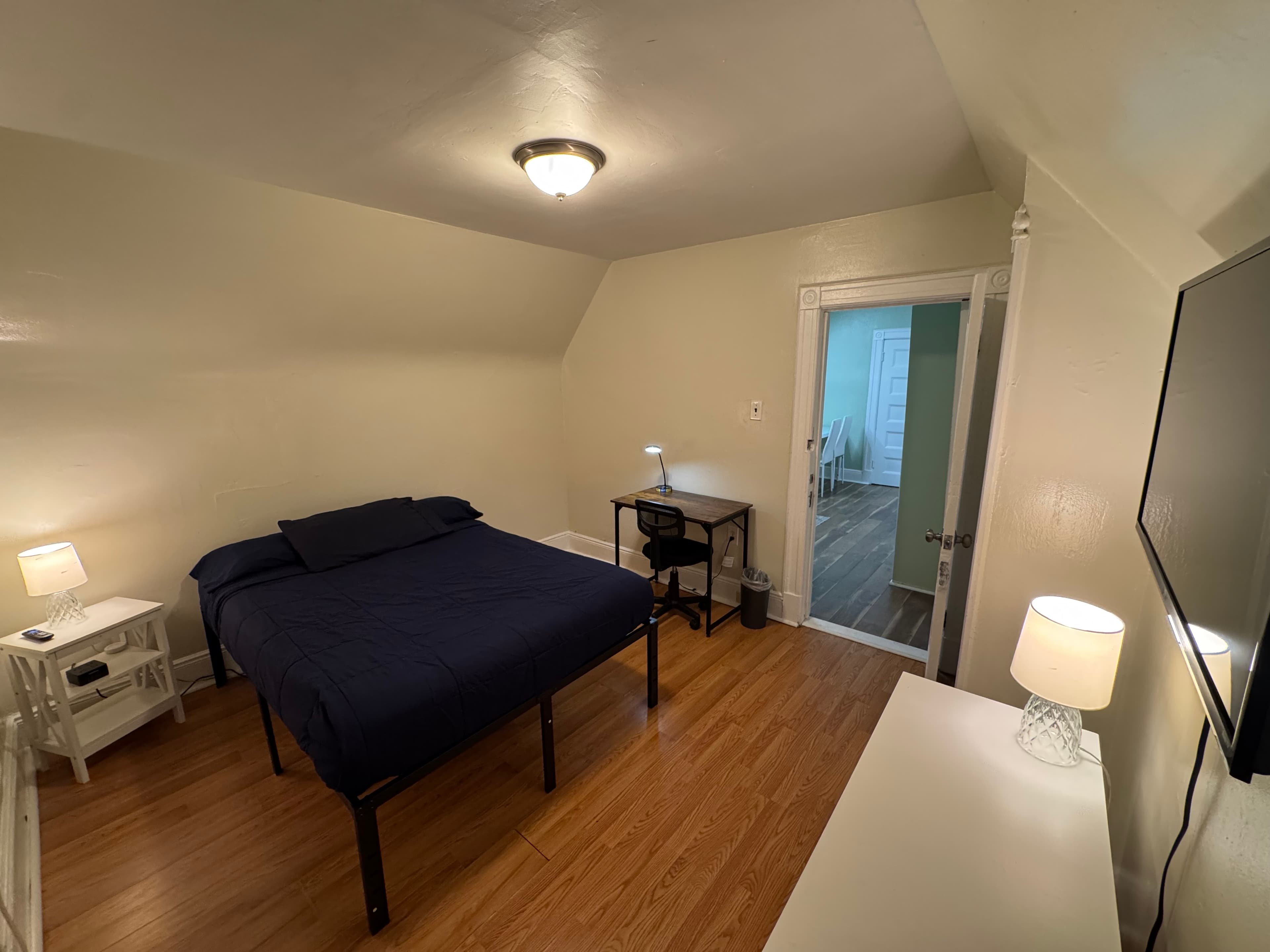 Big 2 Bedroom -Brooklyn Near Subway 3
