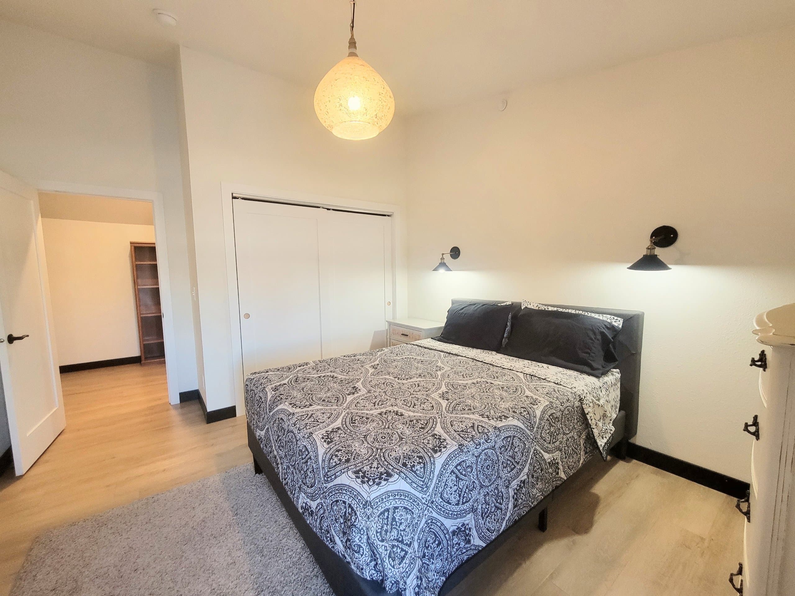 Modern 3BR/2BA with Full Laundry   4