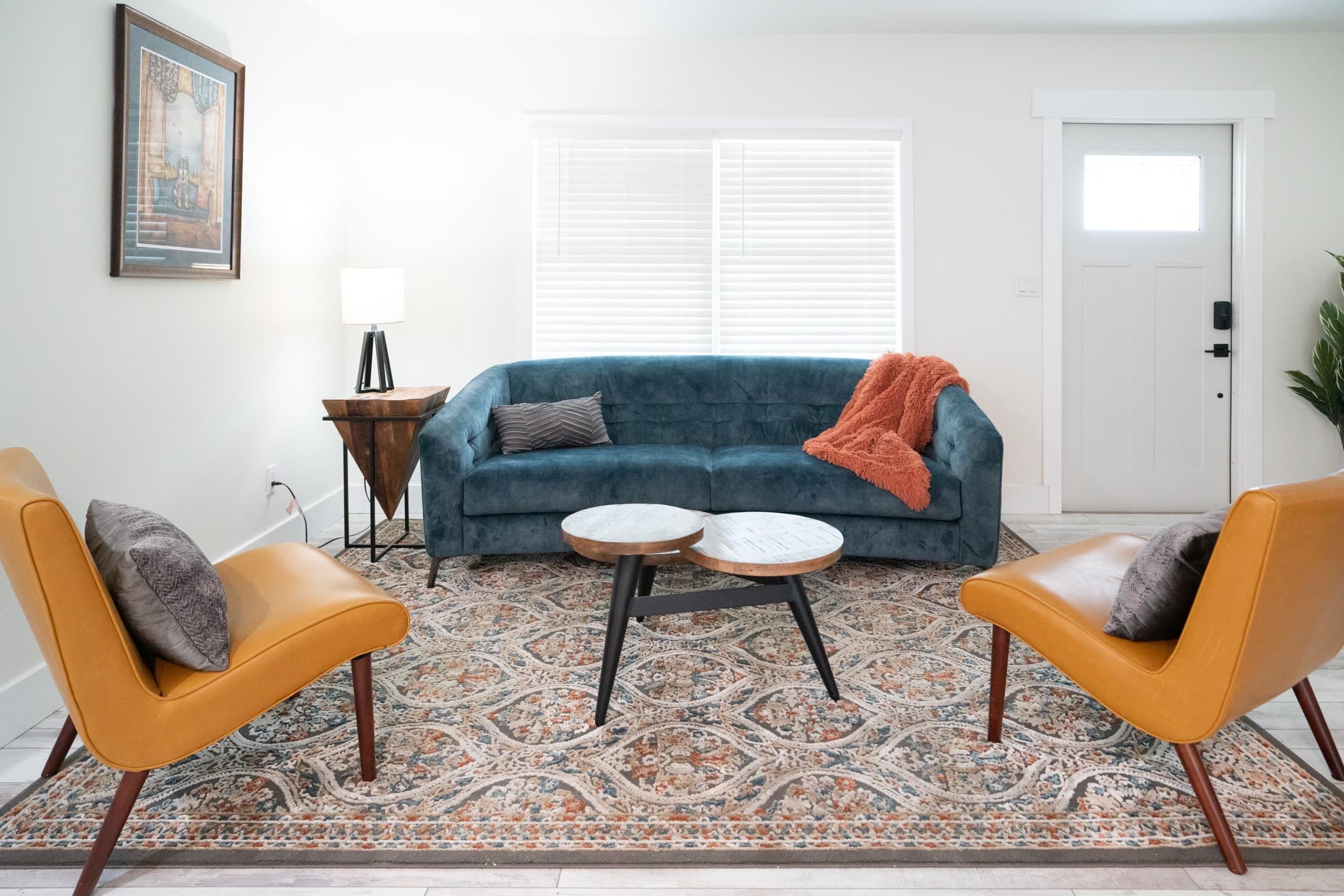 Artful Abode: A Chic Retreat
