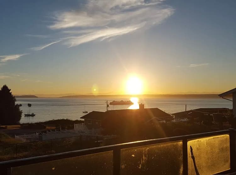 Beautiful Furnished Water View Home 5