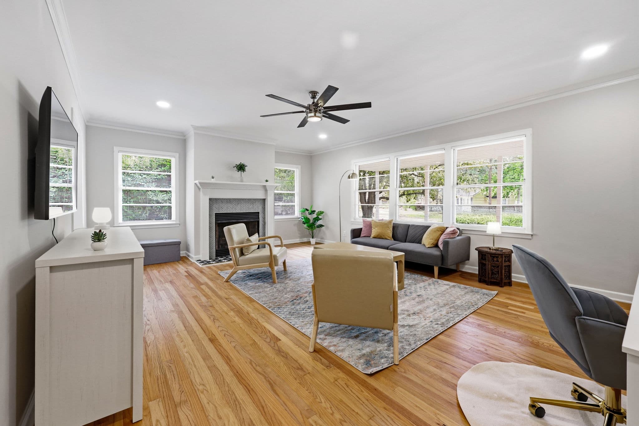 Charming 3BR,2BA in quiet neighborhood! 4